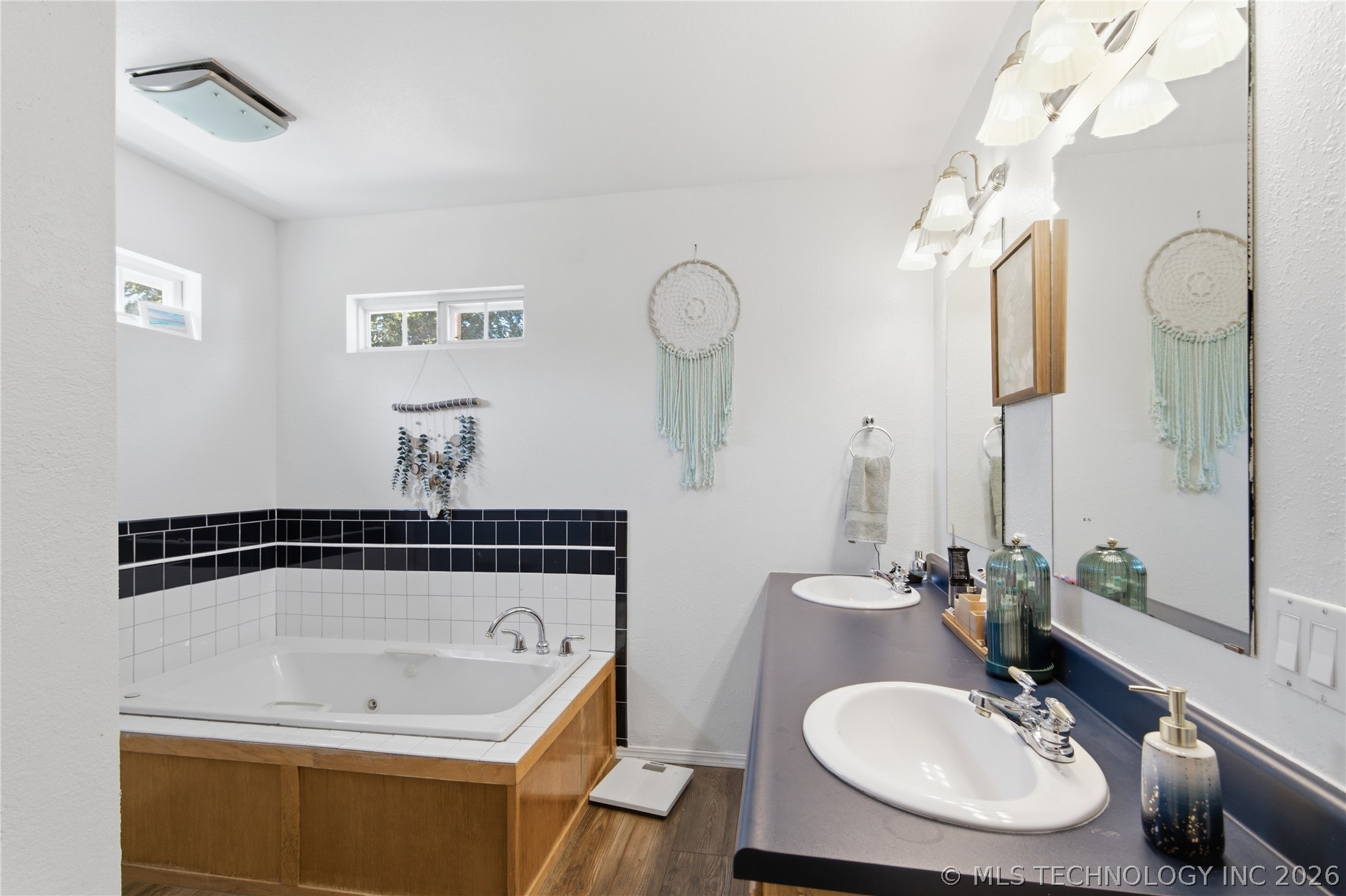 1871 N 194th Street W Property Photo 5