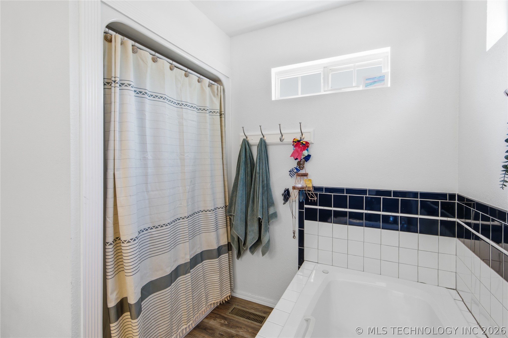 1871 N 194th Street W Property Photo 6