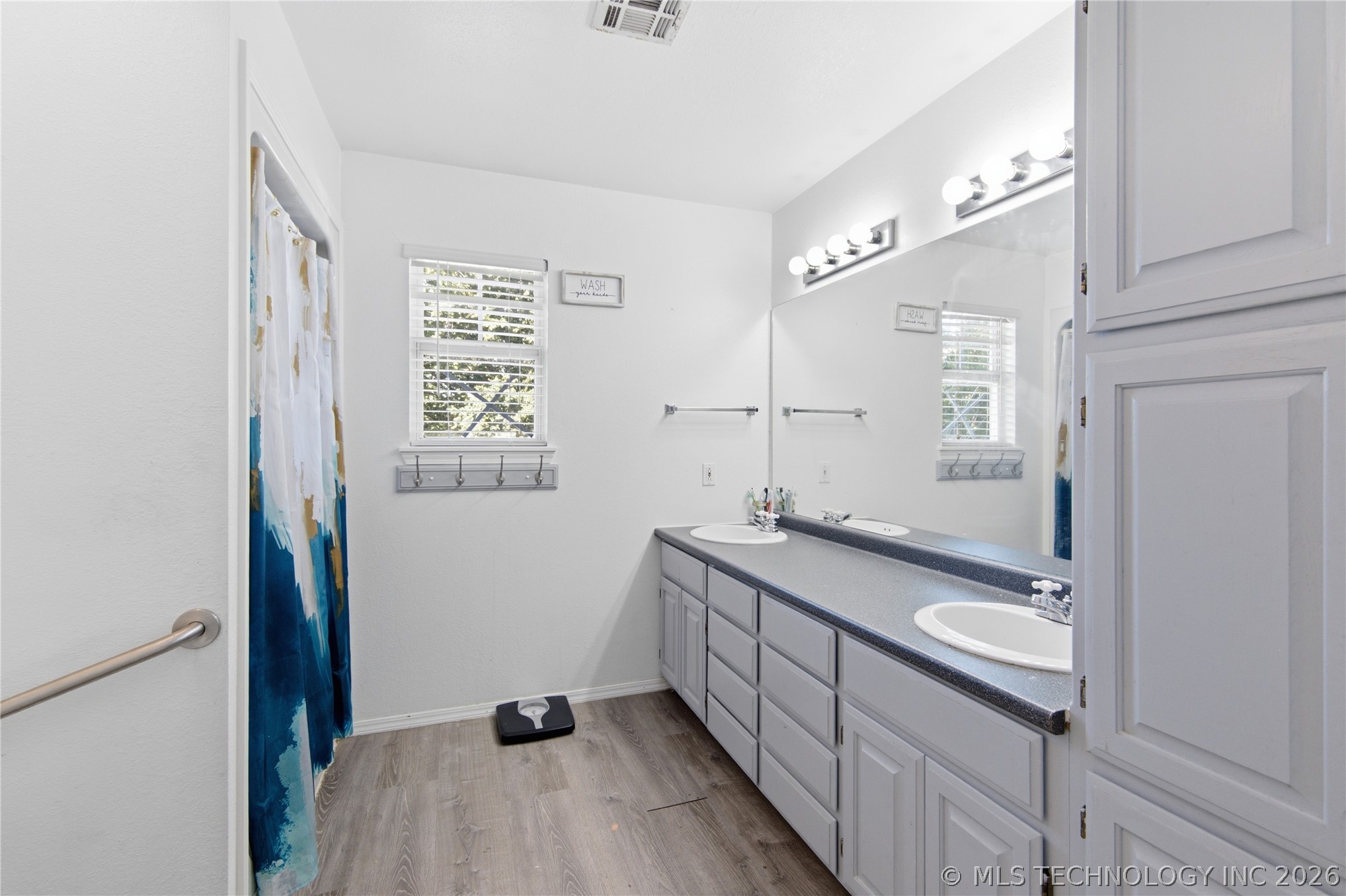 1871 N 194th Street W Property Photo 11