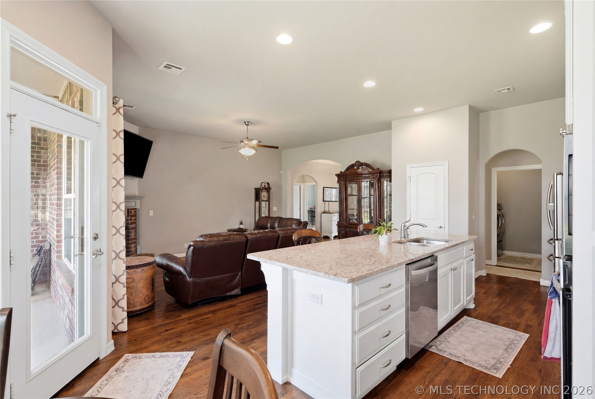 138 W 130th Street S Property Photo 7