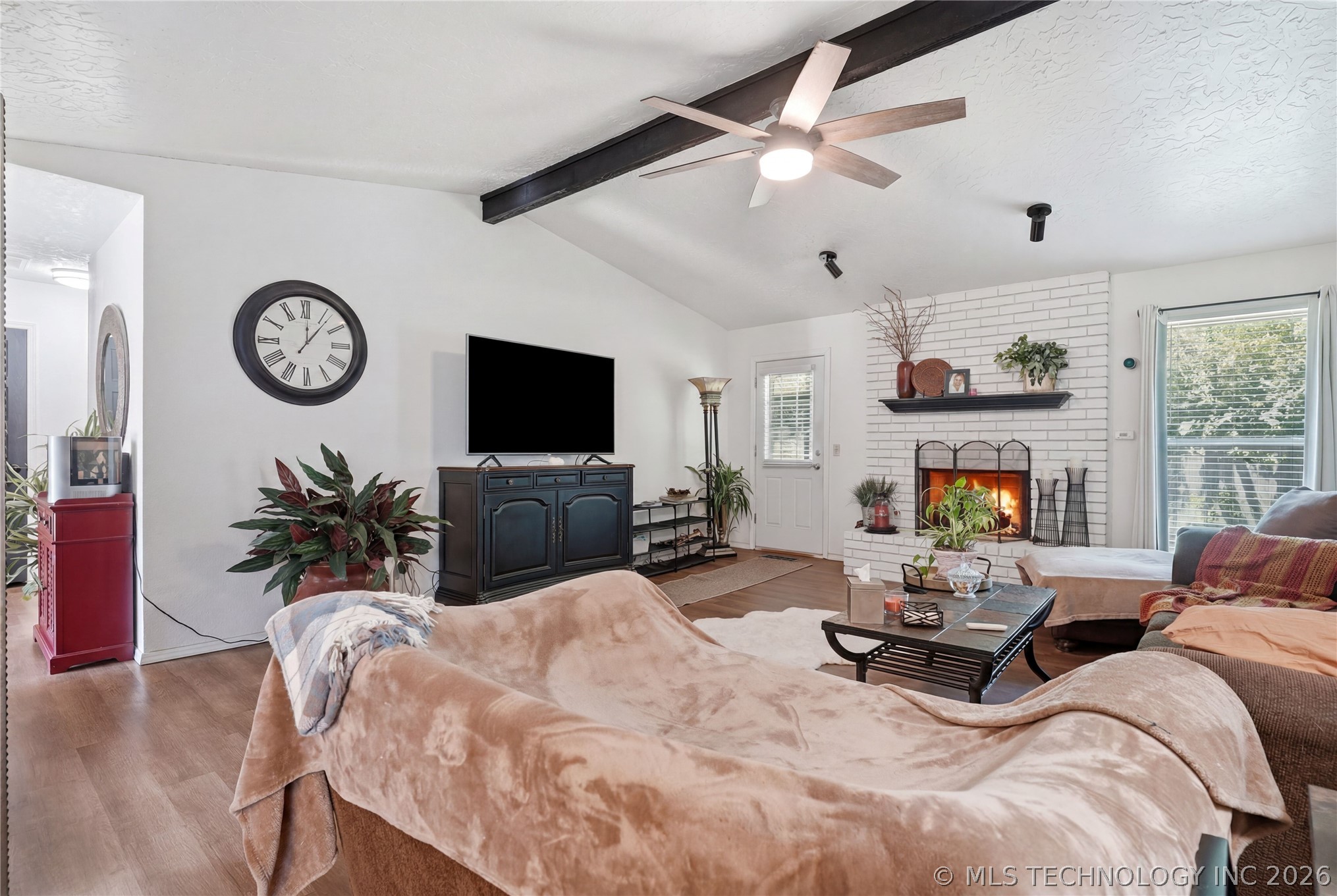 3004 S Oak Avenue Property Photo 6