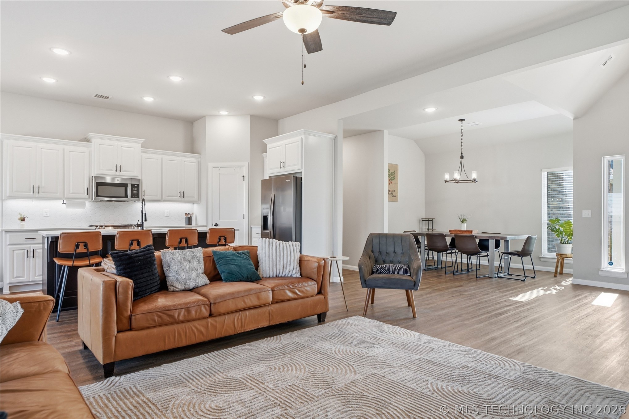 13866 S 21st Place E Property Photo 8
