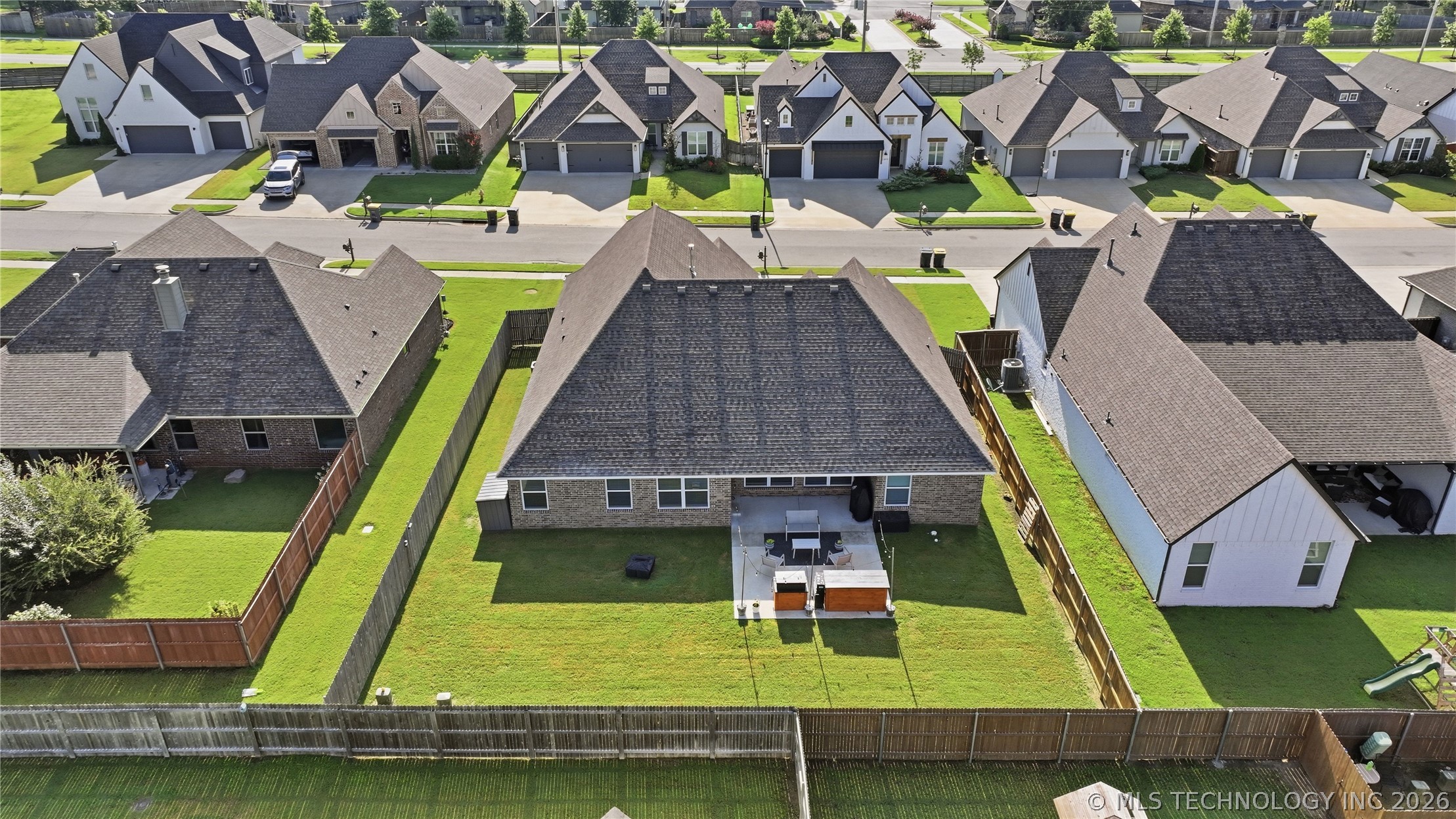 13866 S 21st Place E Property Photo 30