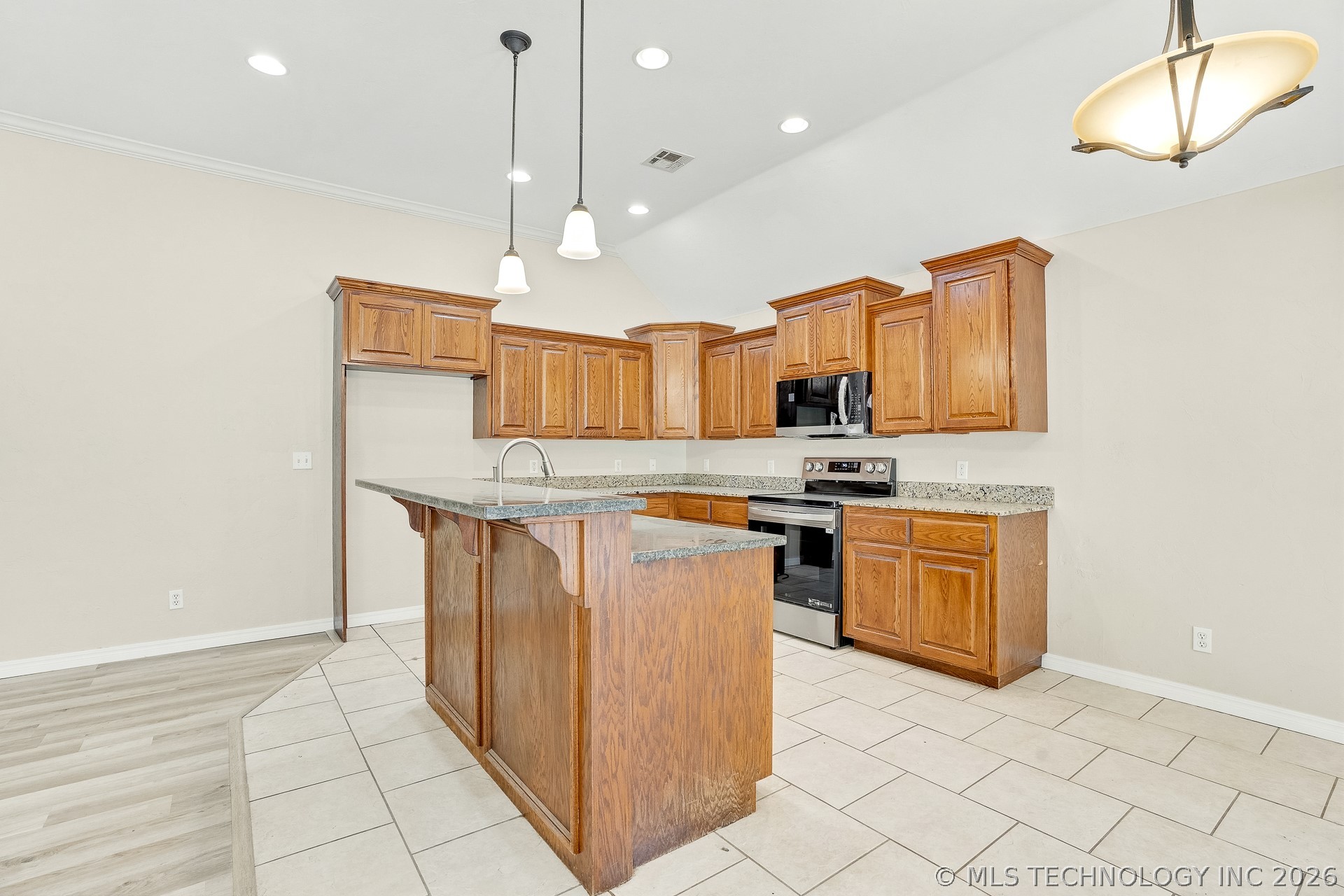14321 County Road 1571 Property Photo 14