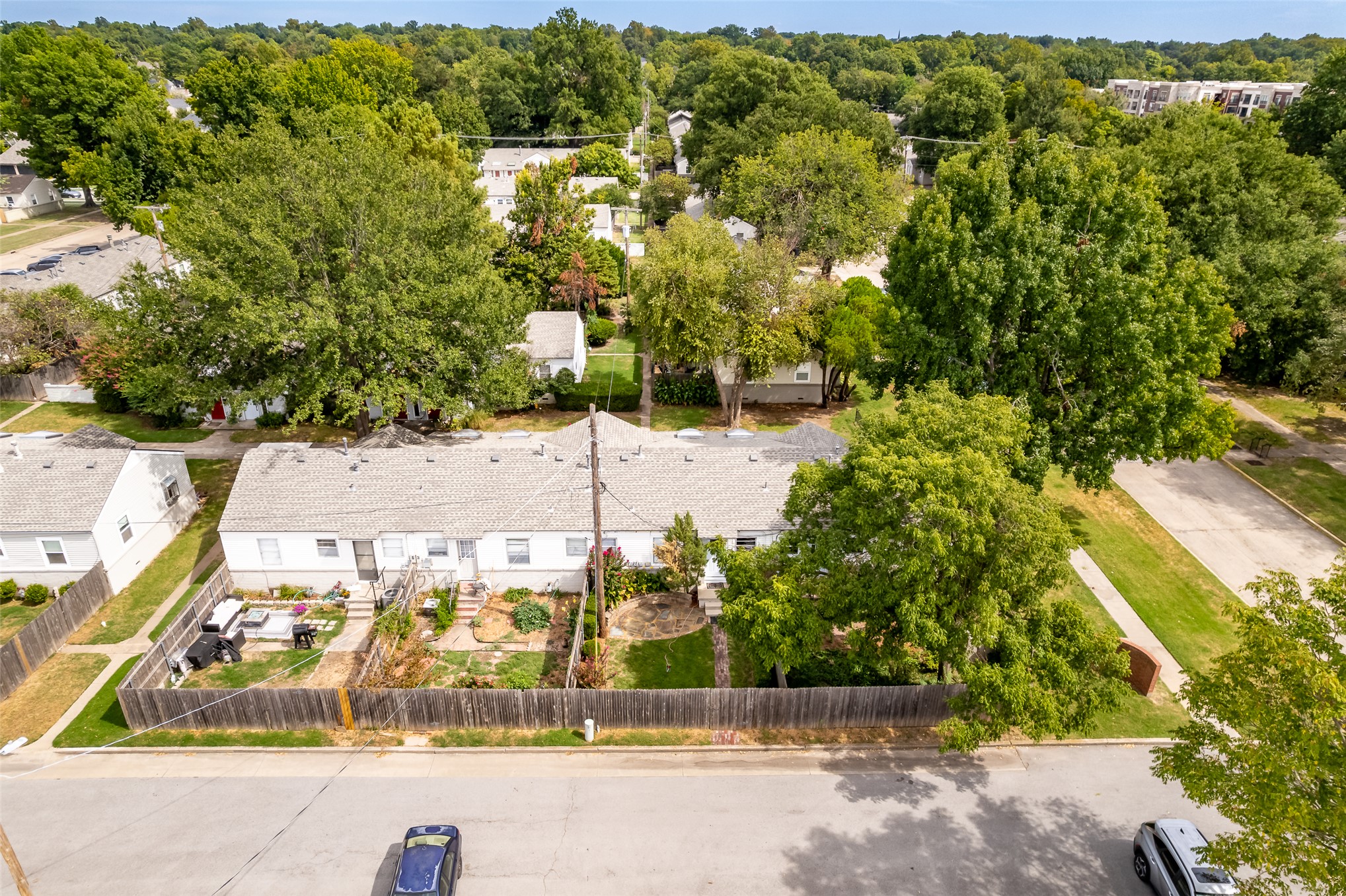 1321 E 38th Place B Property Photo 31