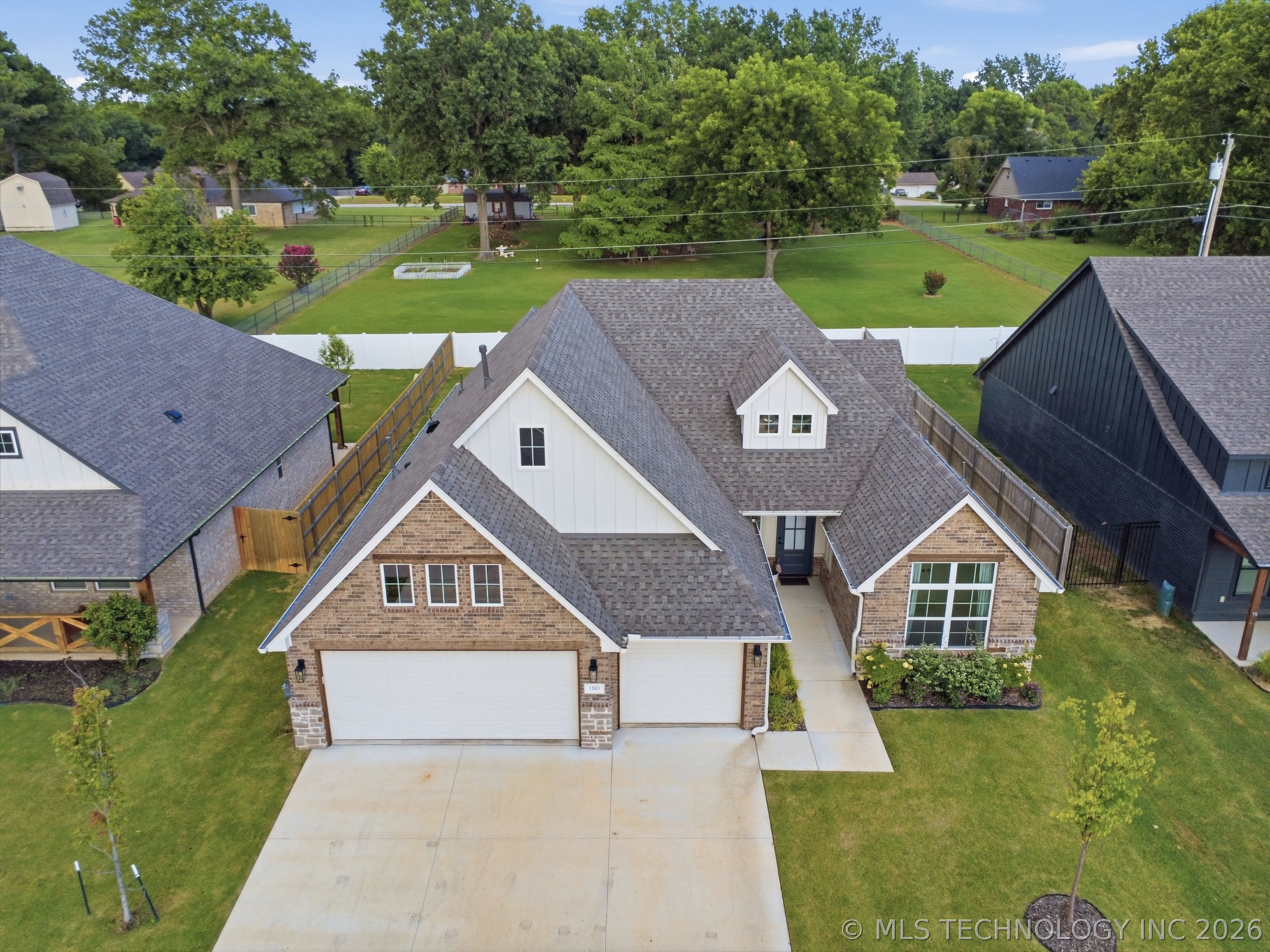 1501 N 72nd Street Property Photo 4