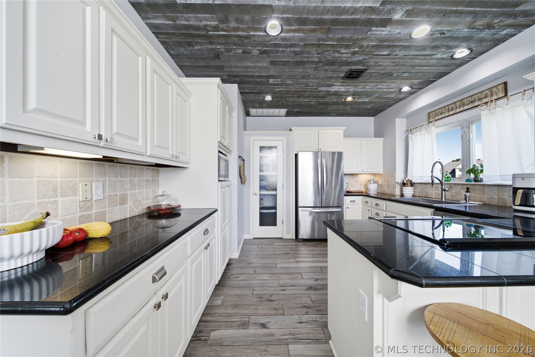 12729 Woodview Court Property Photo 7