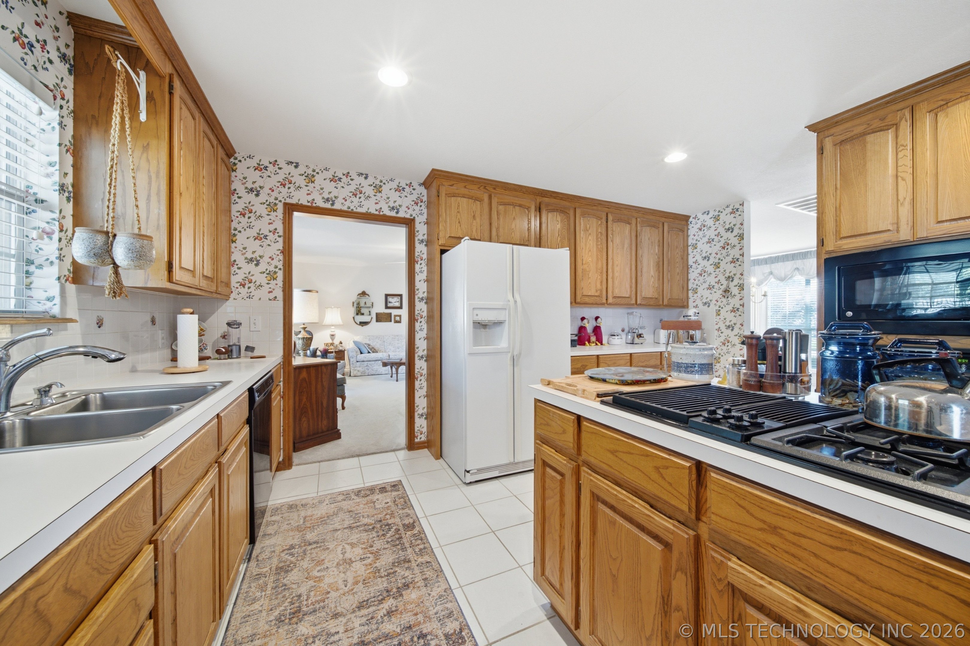 9867 S Maybelle Avenue Property Photo 15