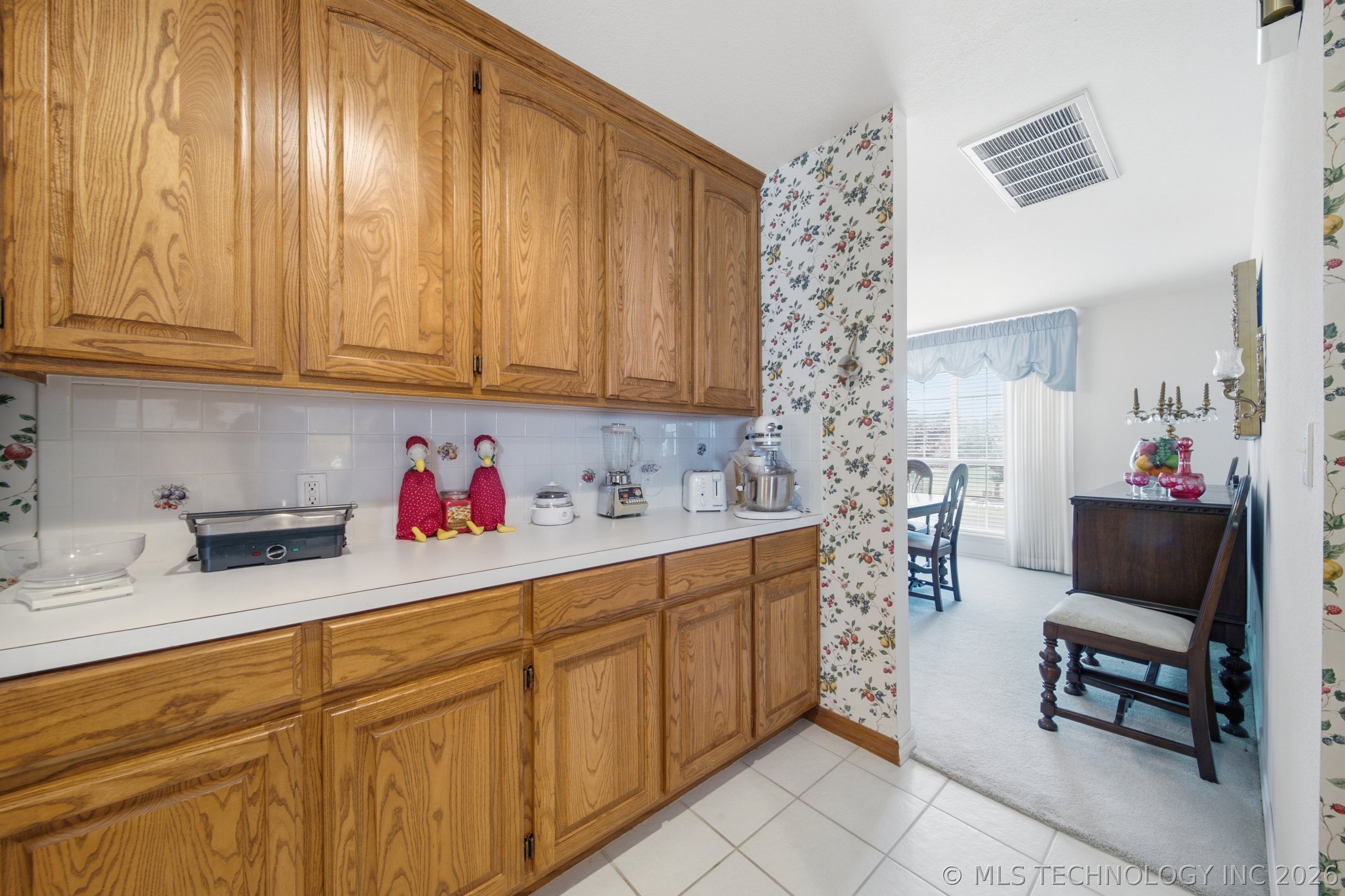 9867 S Maybelle Avenue Property Photo 17