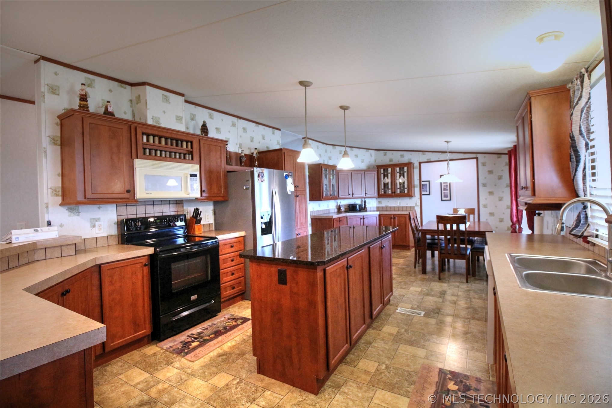 14105 Whispering Meadows Property Photo 4