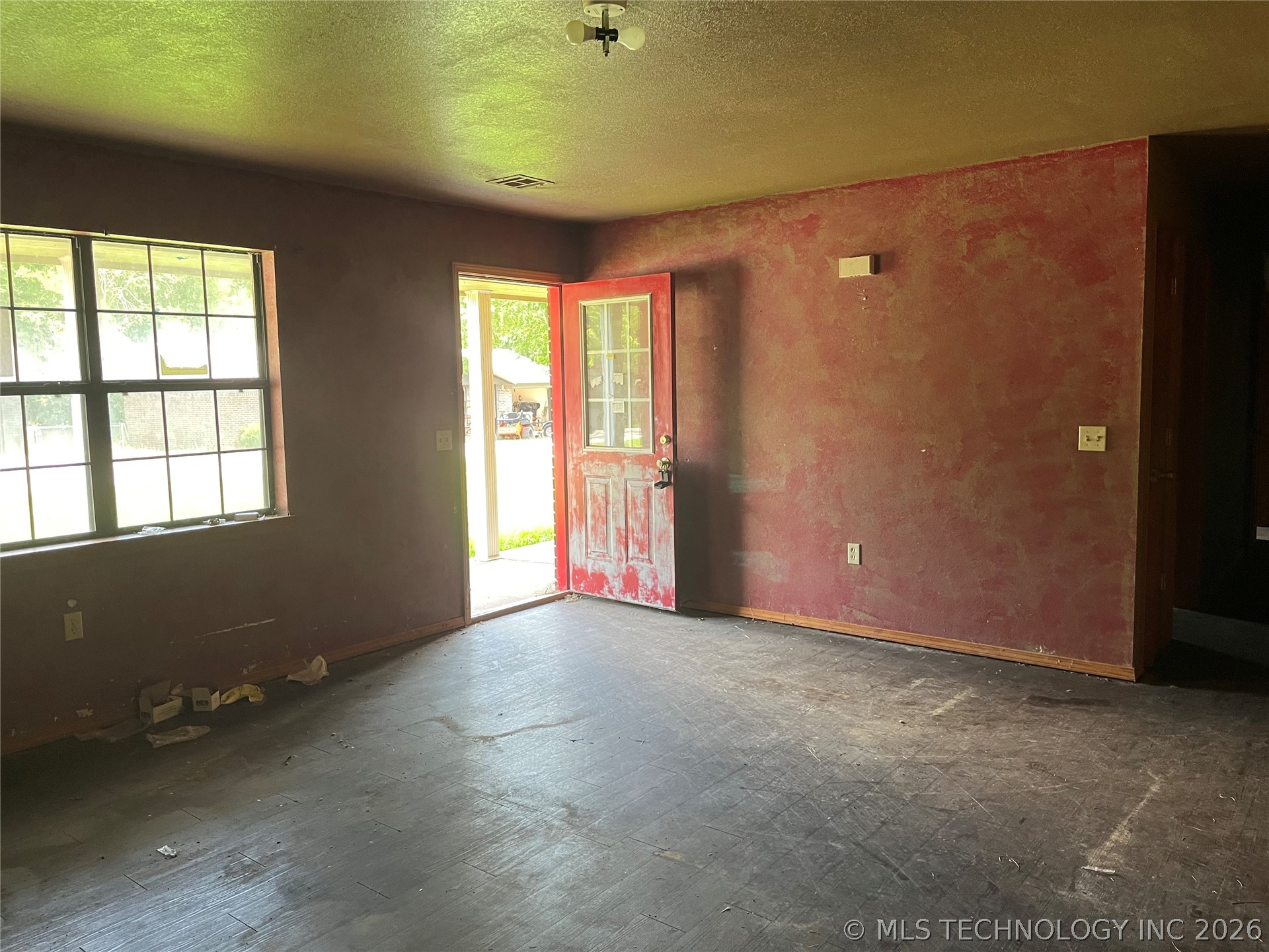 311 David Walker Lane Property Photo 6