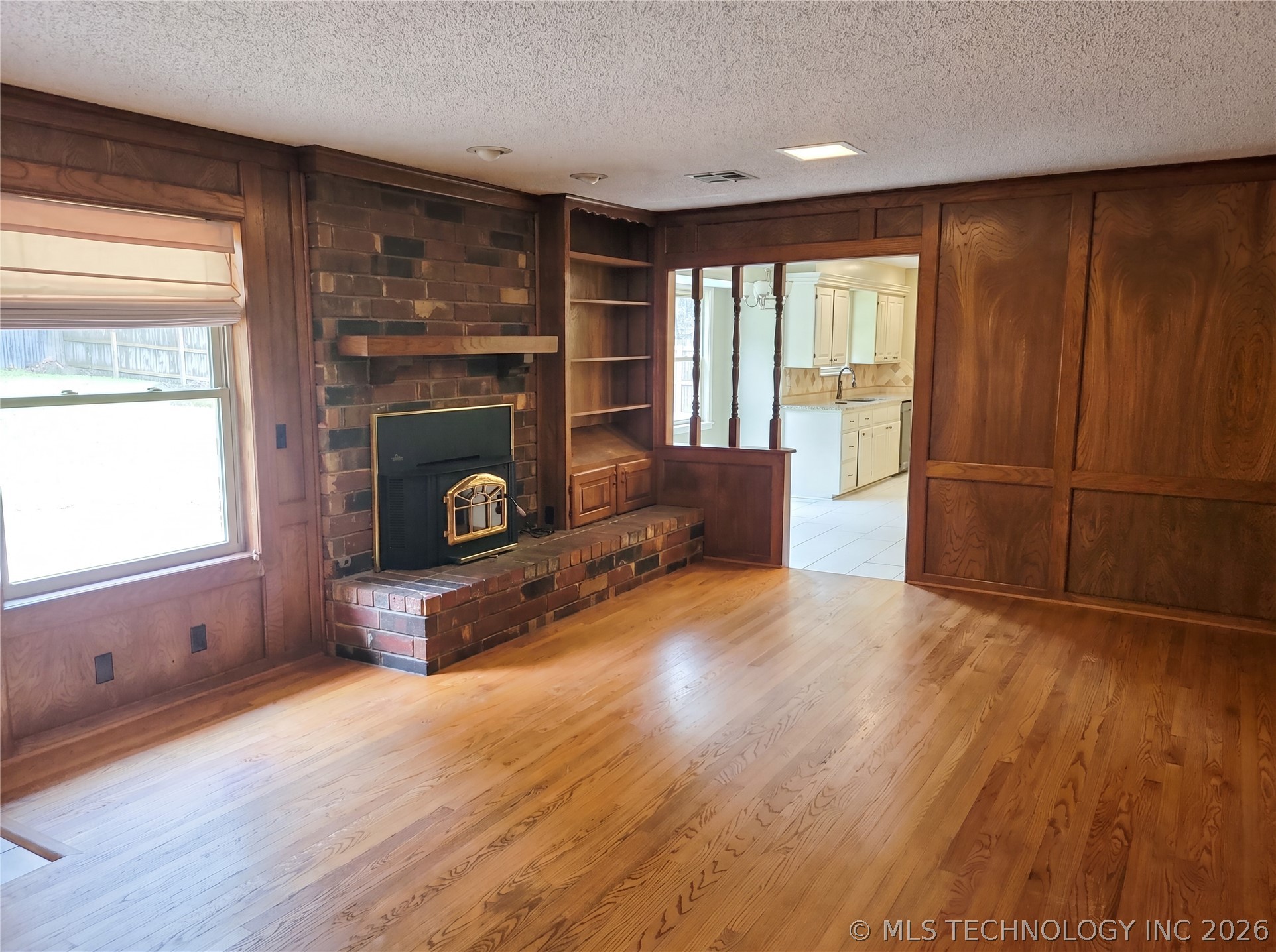4600 Rolling Hills Property Photo 3