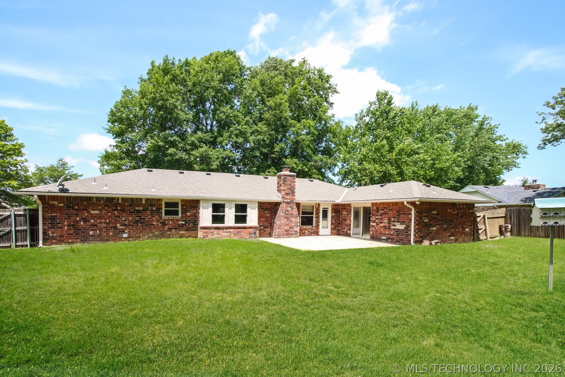 4600 Rolling Hills Property Photo 5