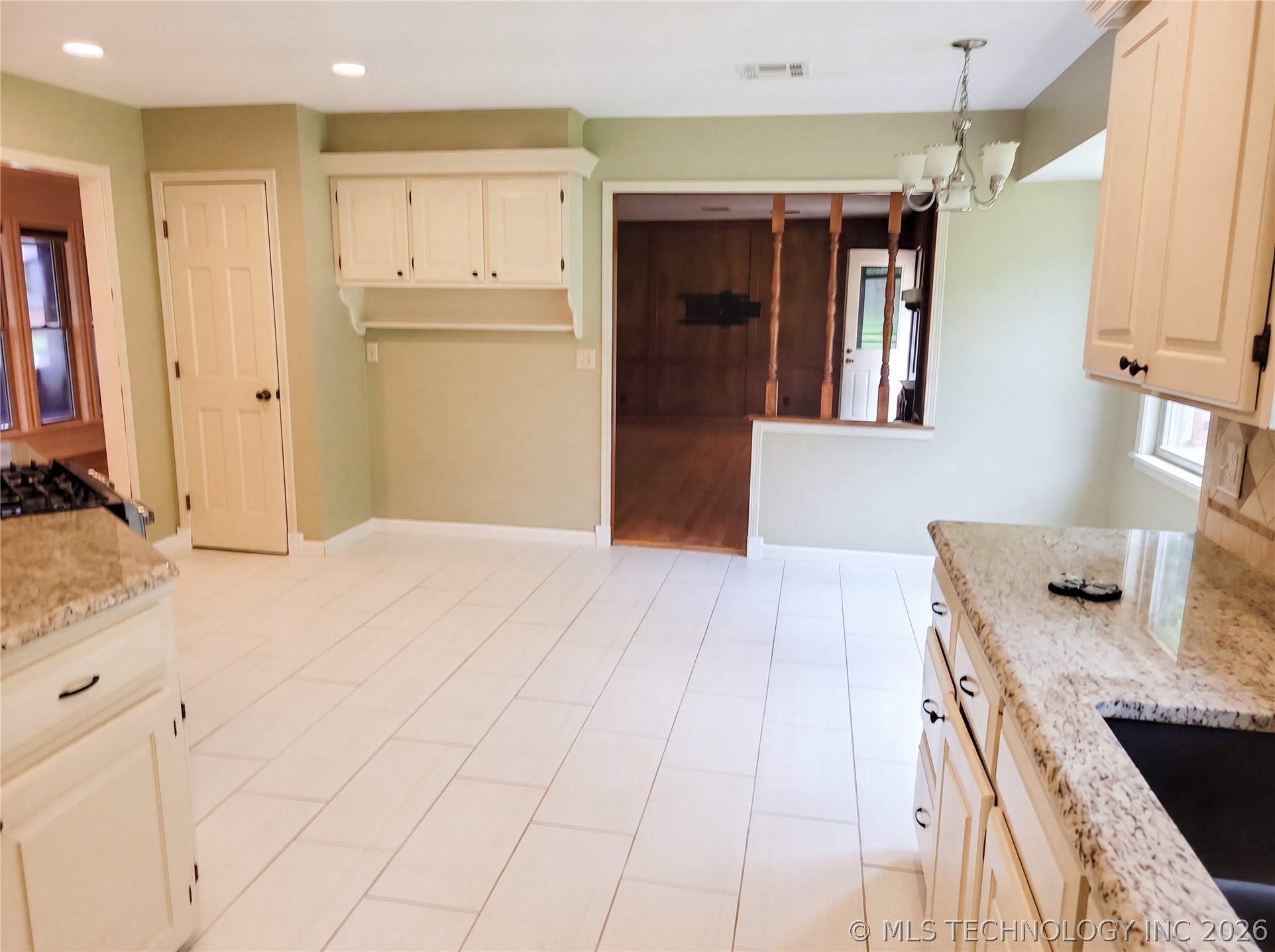 4600 Rolling Hills Property Photo 8