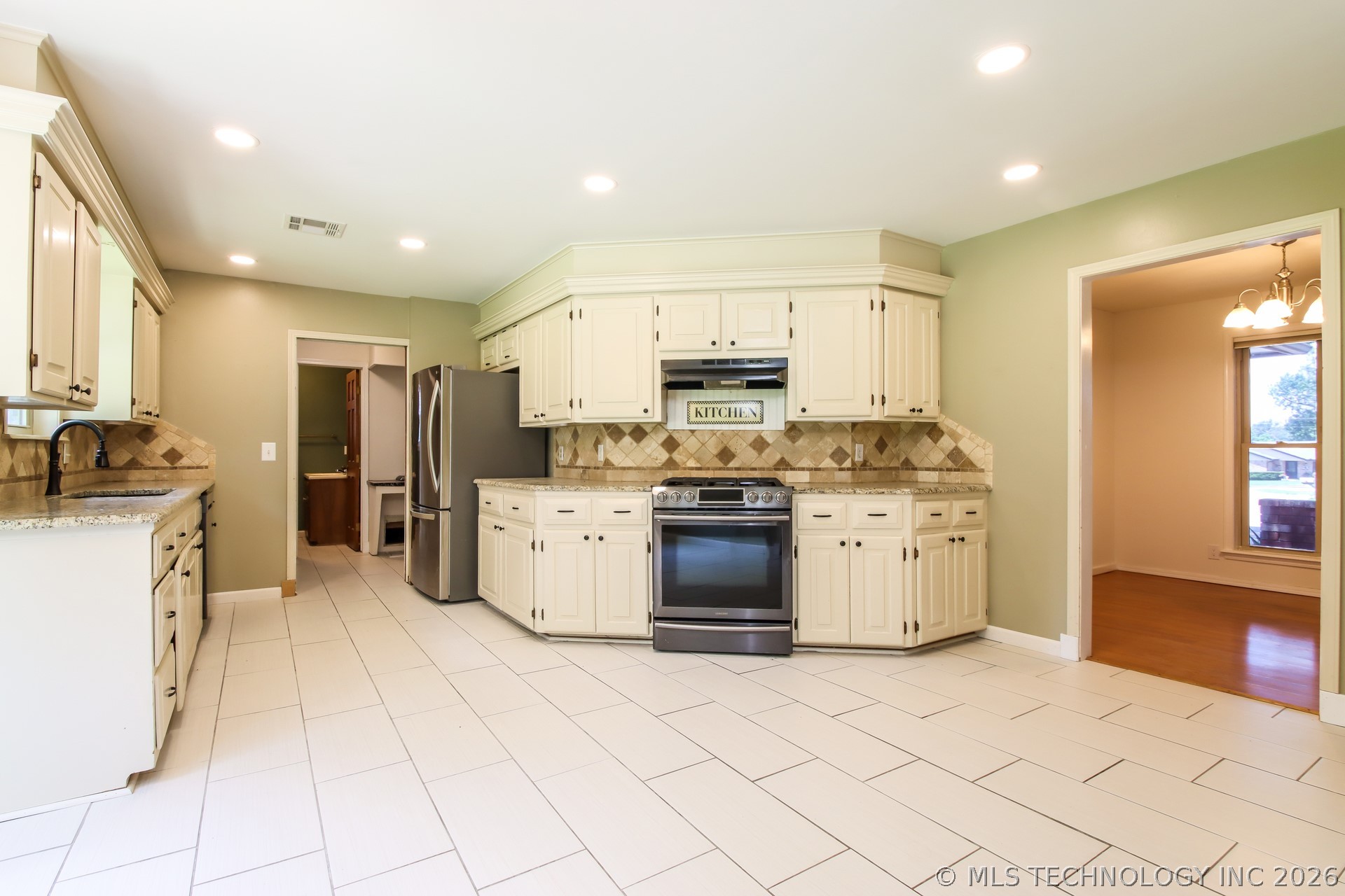 4600 Rolling Hills Property Photo 10