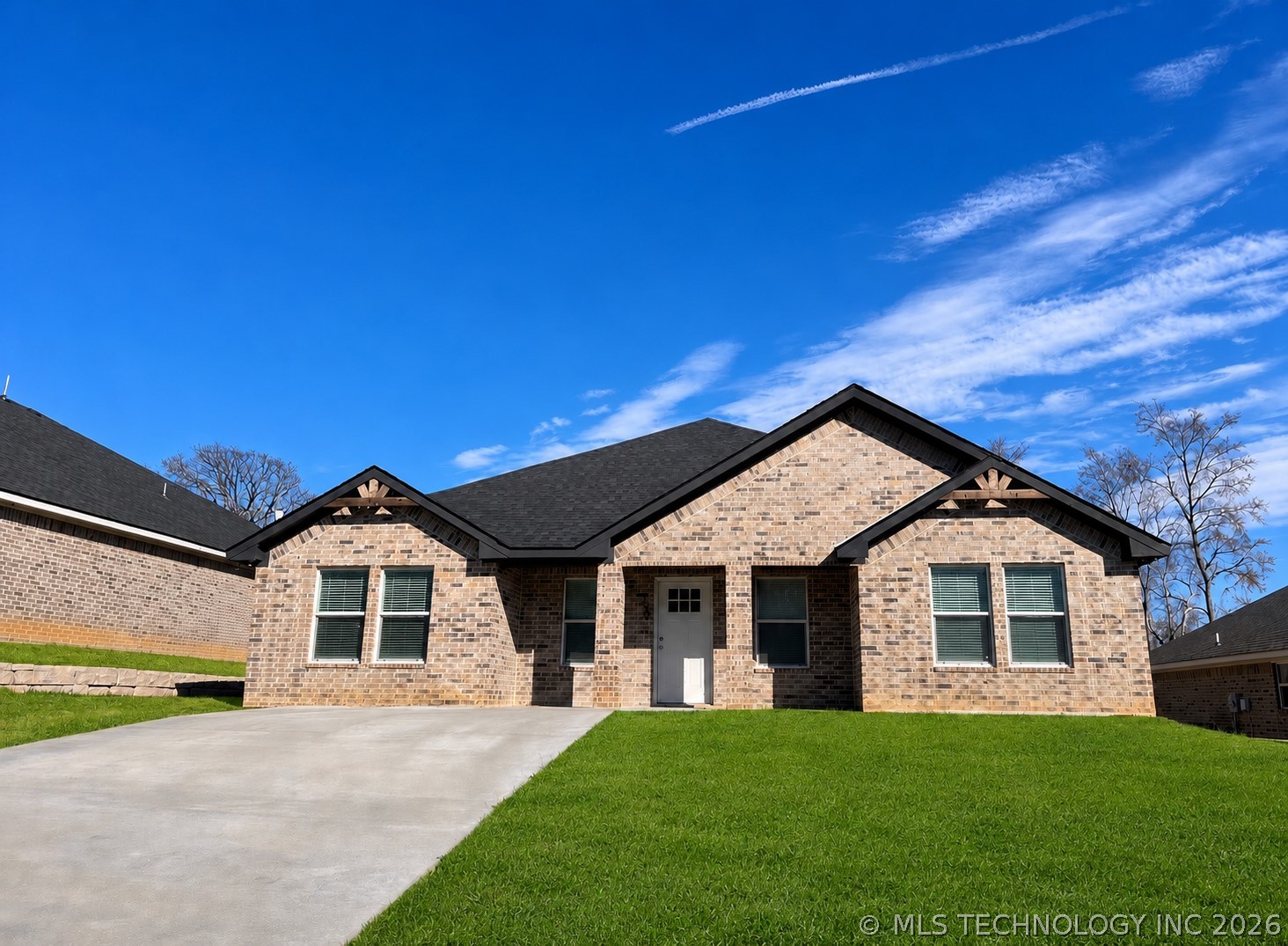 100 Watch Hill Drive Property Photo 1