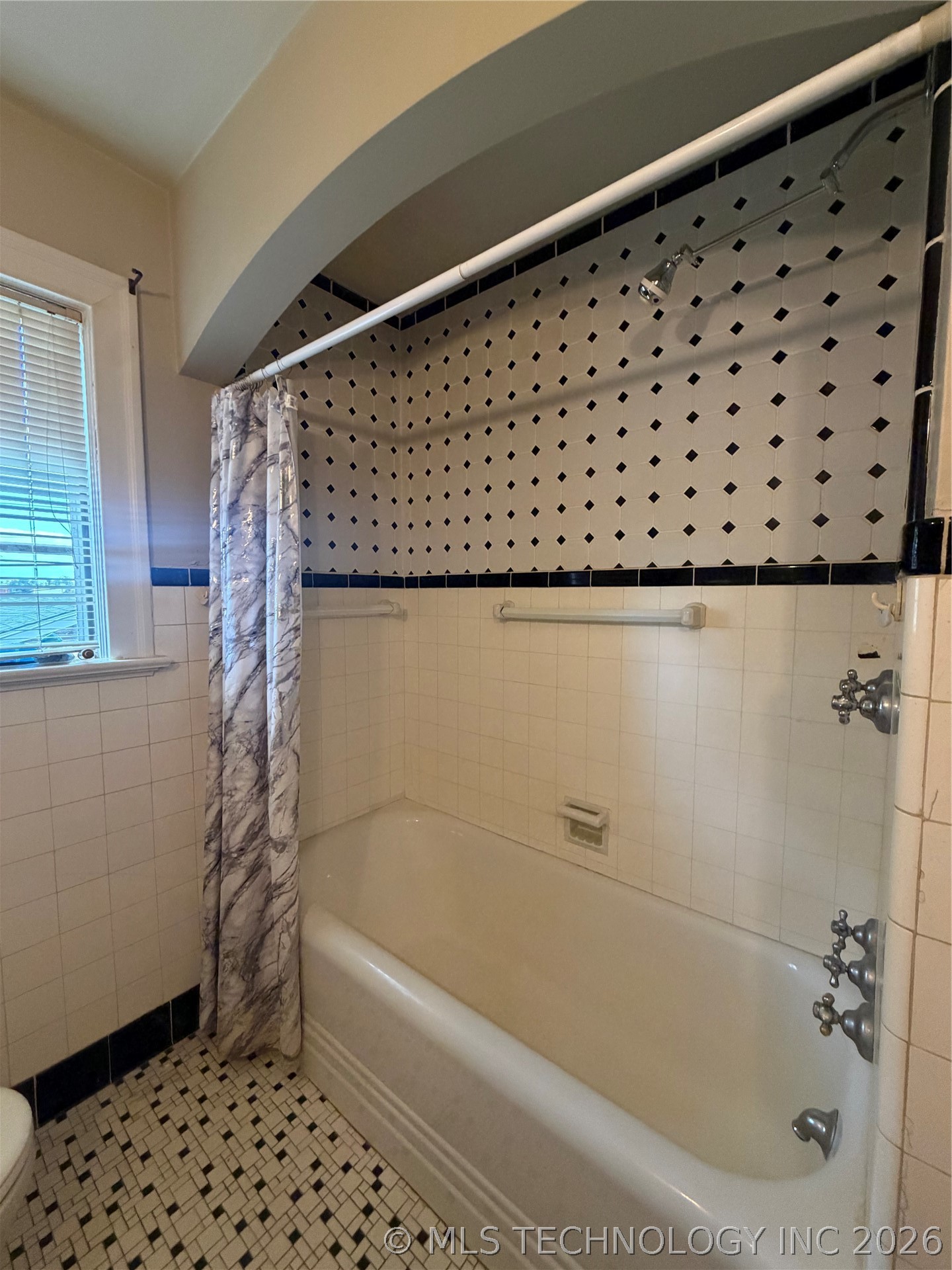 211 S Price Avenue Property Photo 10