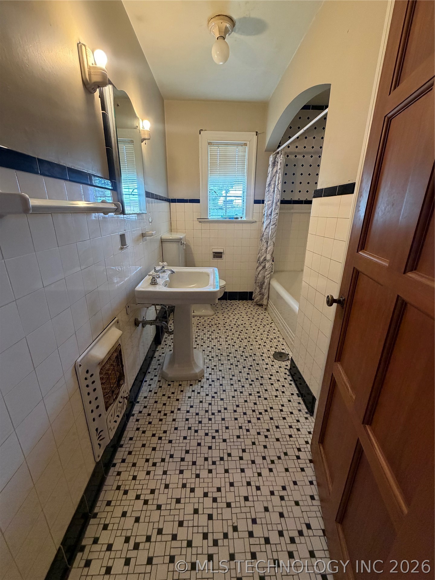 211 S Price Avenue Property Photo 11