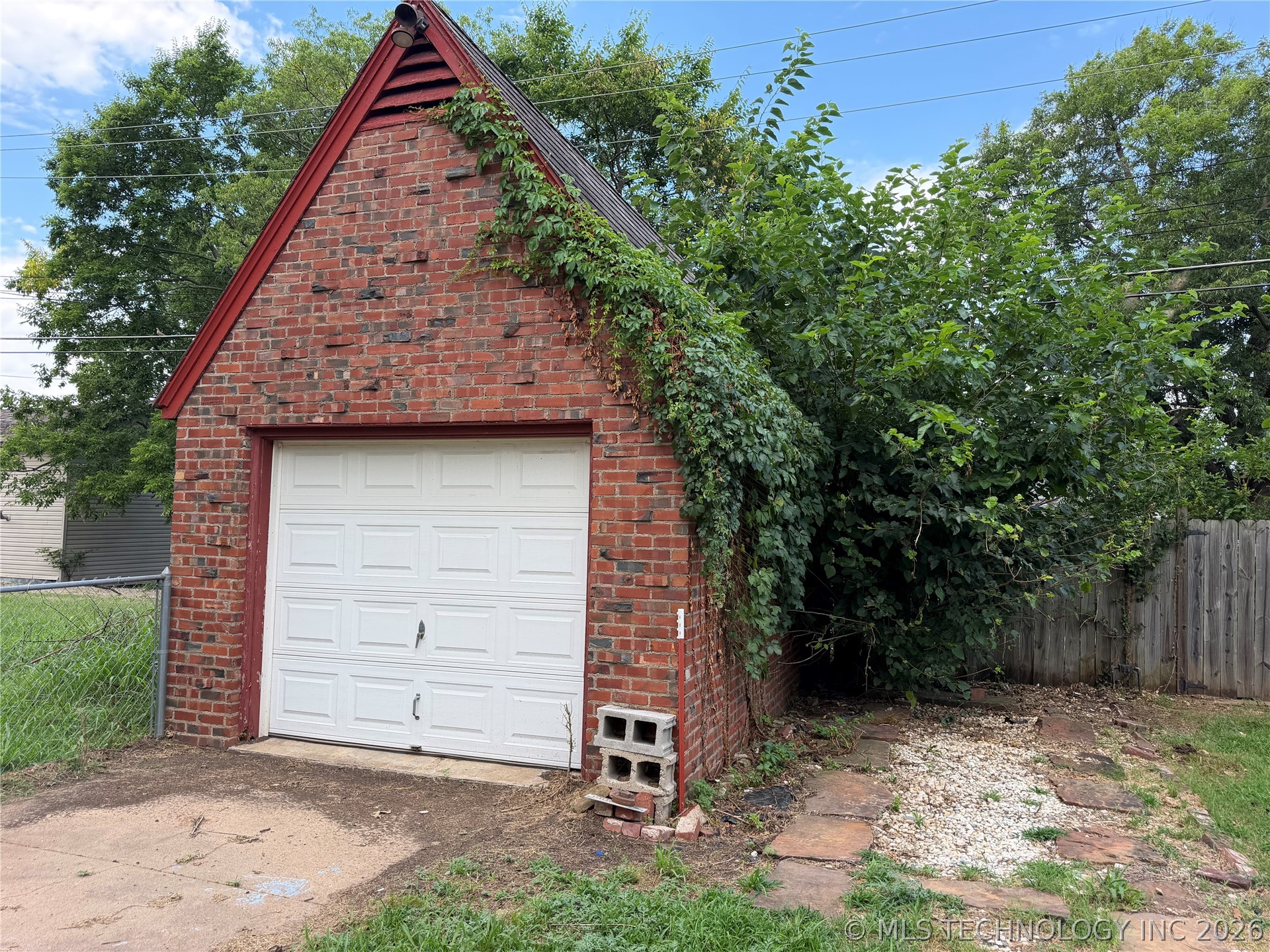 211 S Price Avenue Property Photo 29