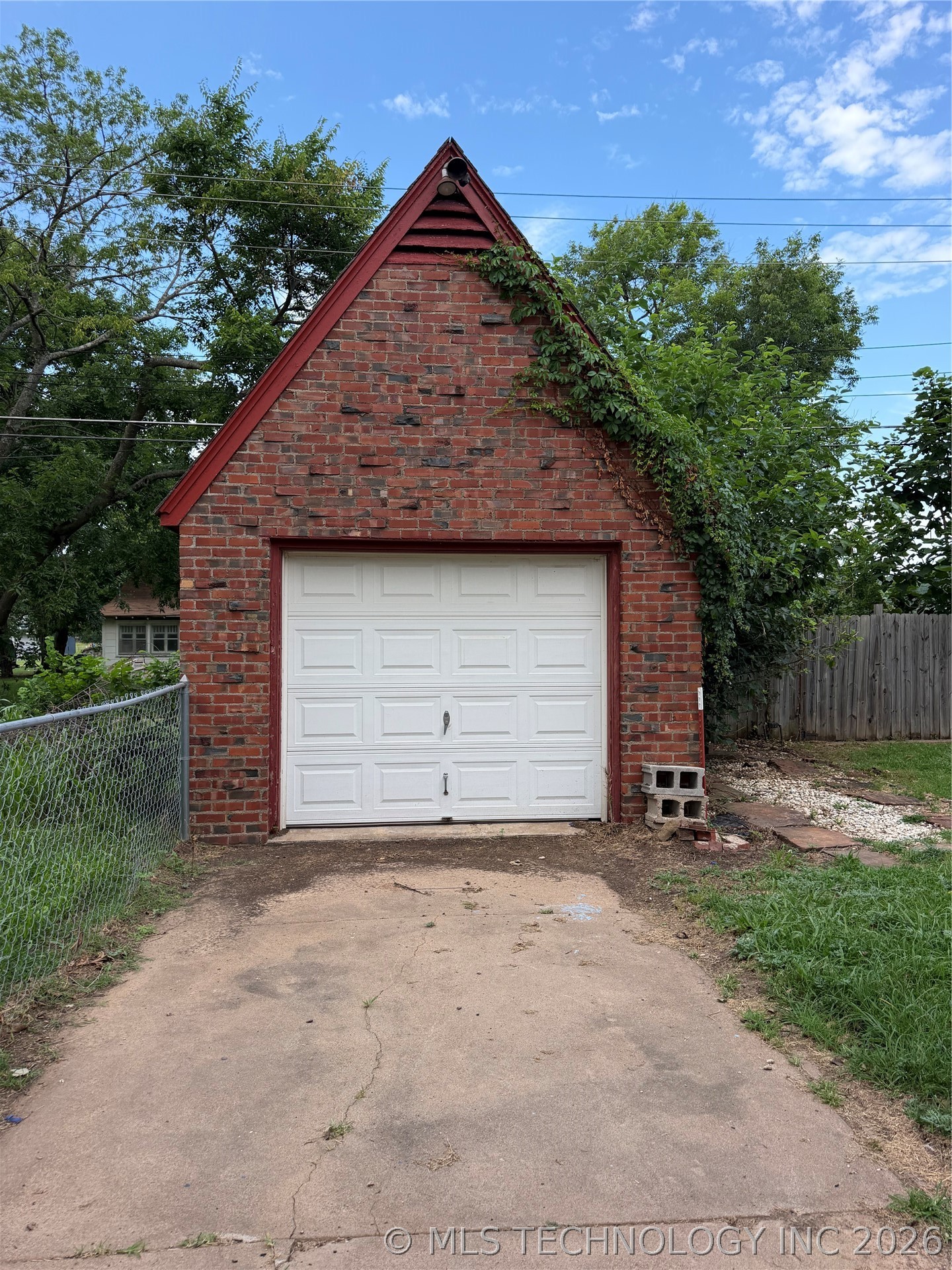 211 S Price Avenue Property Photo 30