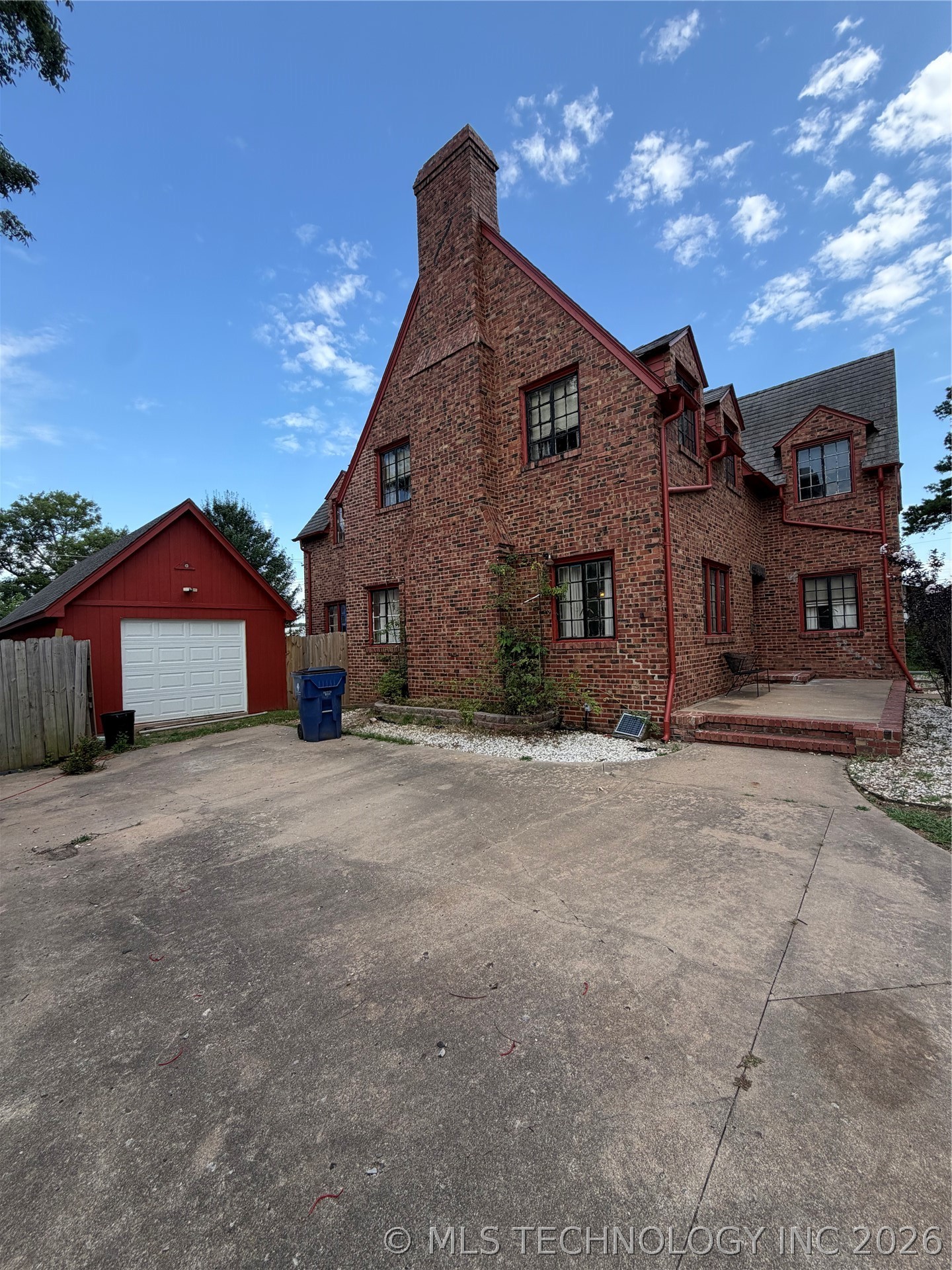 211 S Price Avenue Property Photo 32