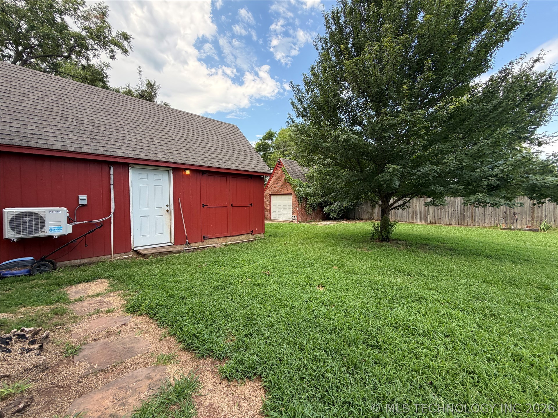 211 S Price Avenue Property Photo 36
