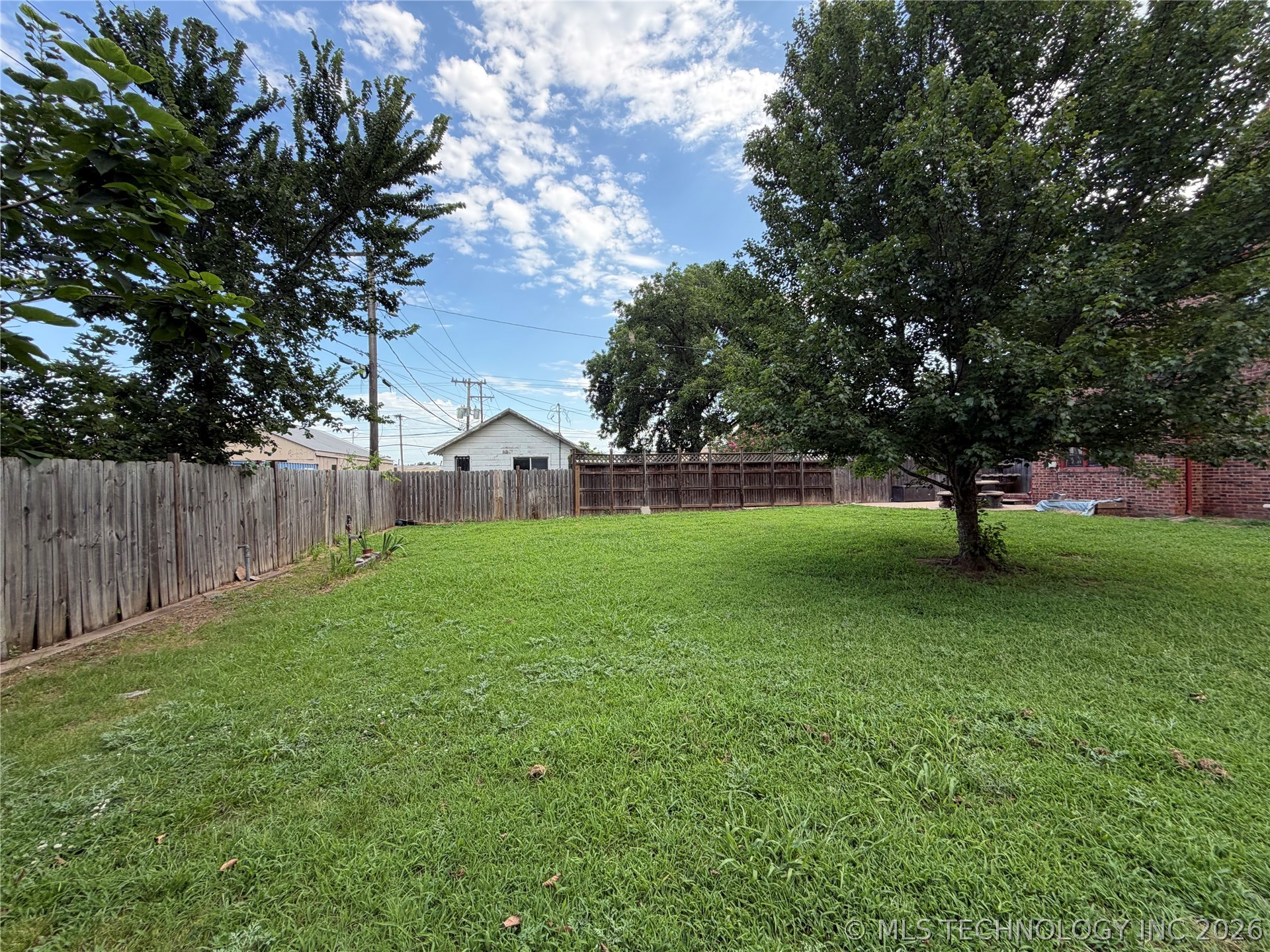 211 S Price Avenue Property Photo 38