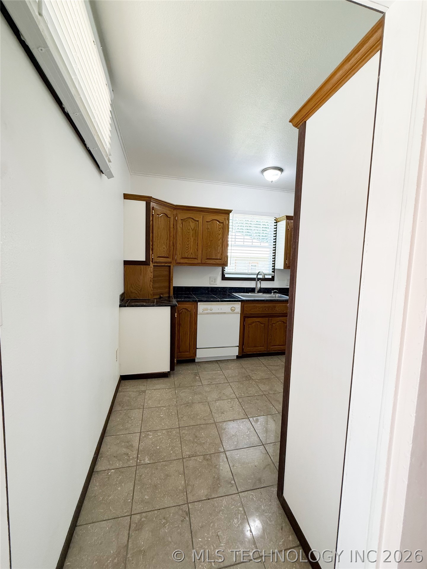 506 N Grand Avenue Property Photo 37