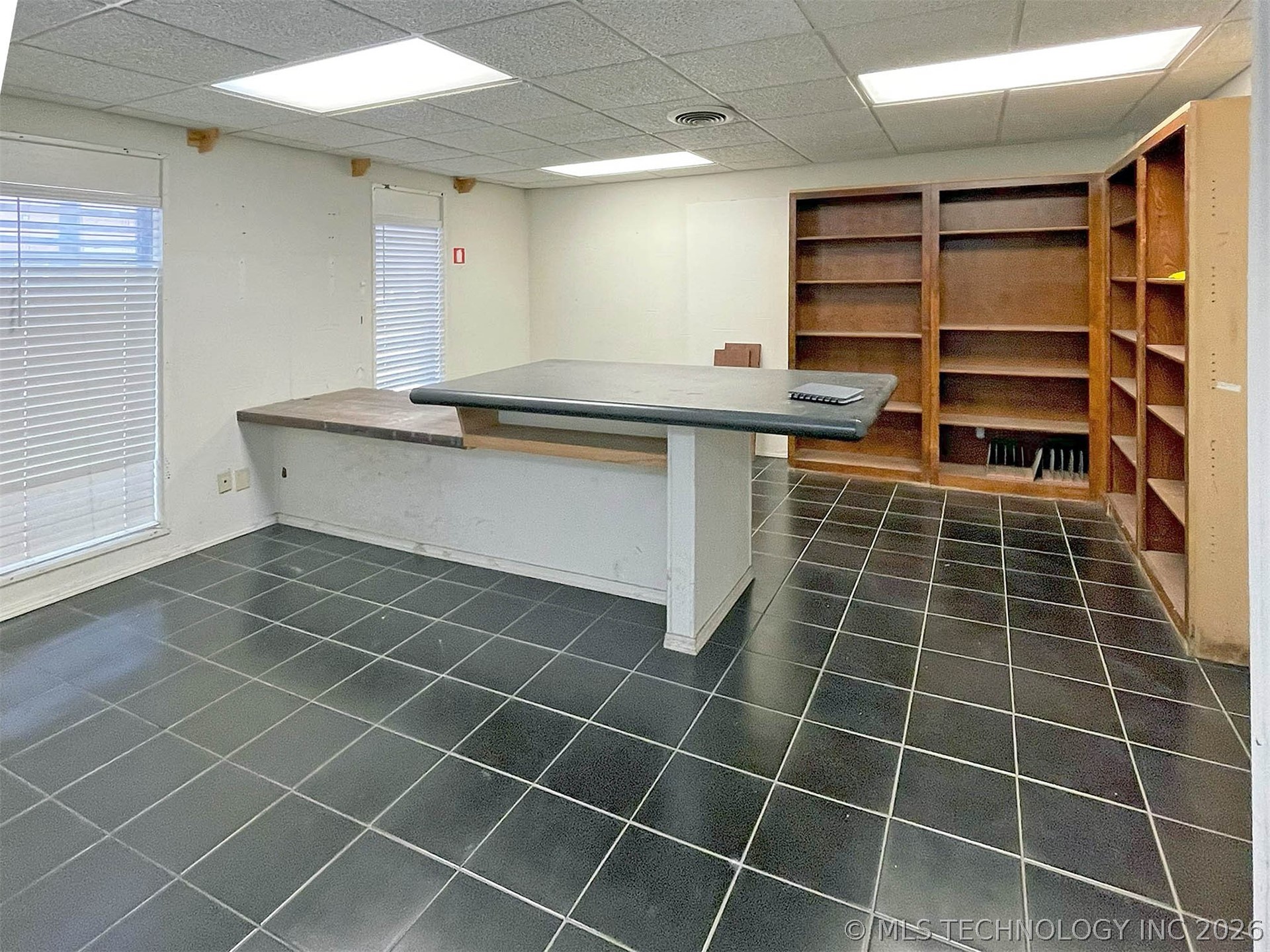 5031 E Admiral Place Property Photo 2