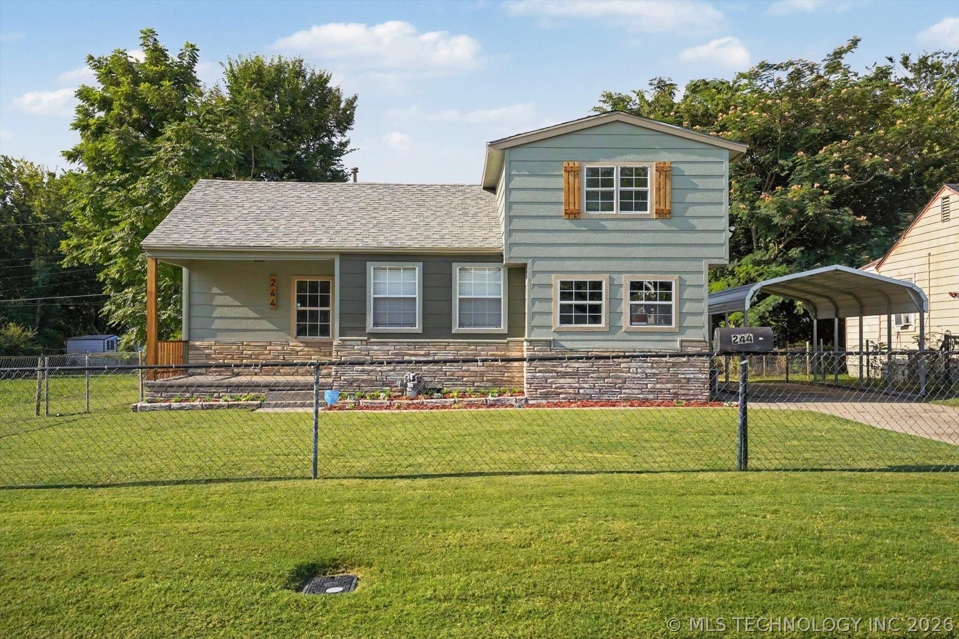 244 E 27th Court North