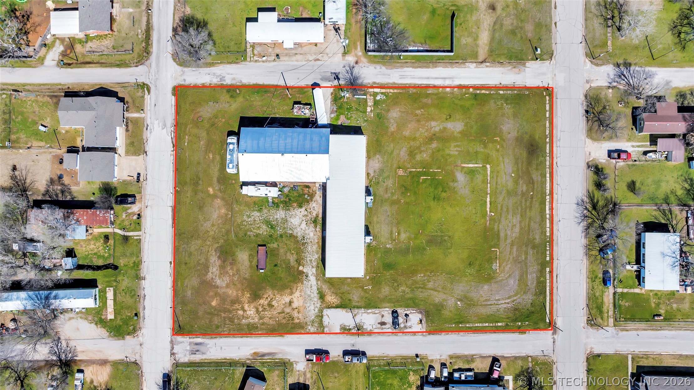 121 Davis Property Photo 8