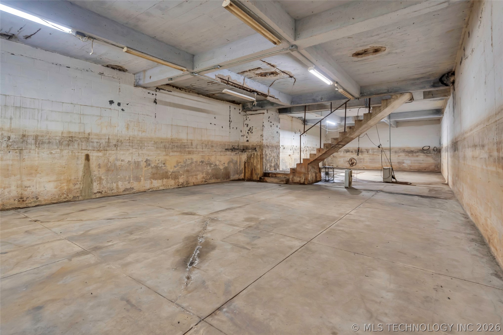121 Davis Property Photo 17