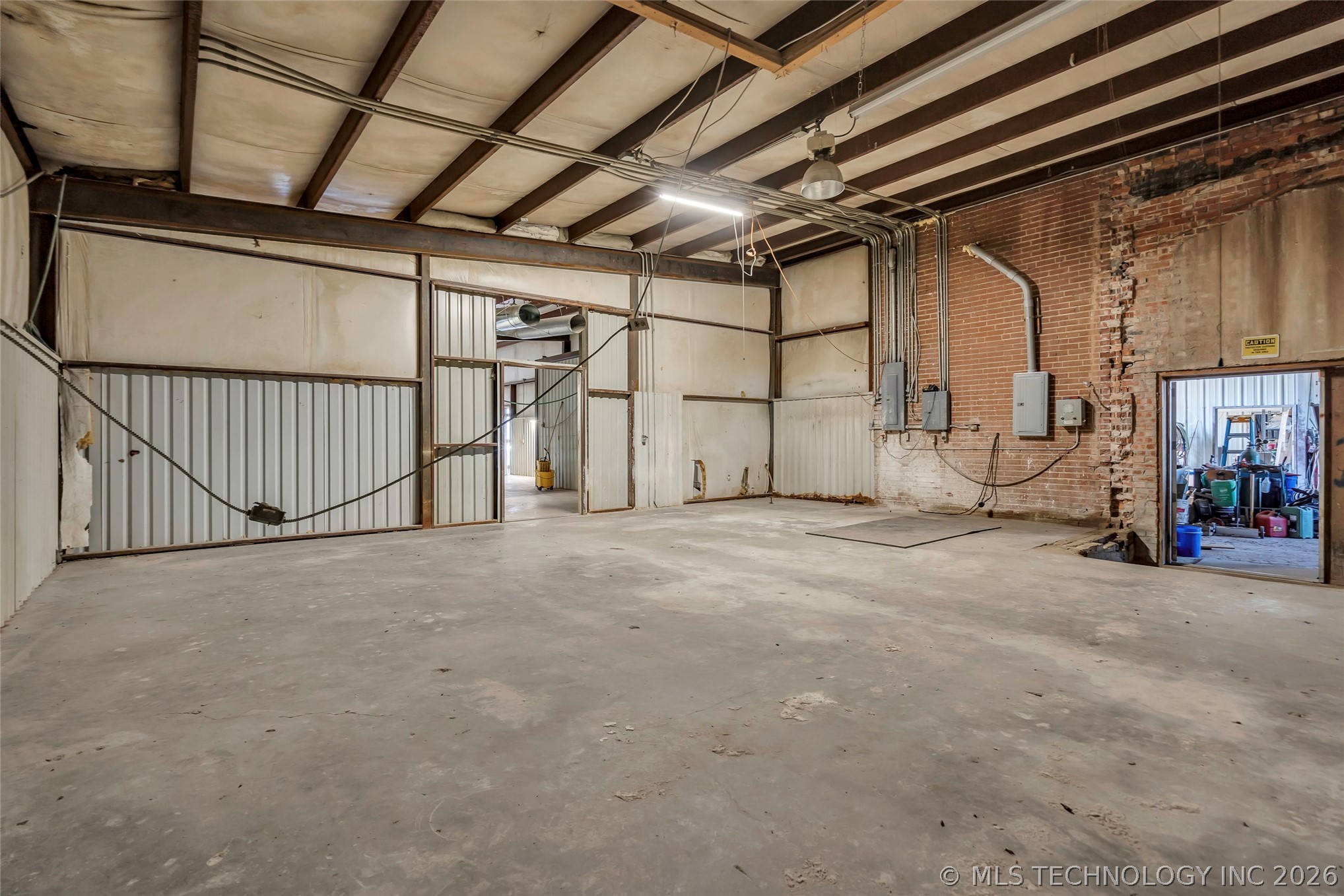 121 Davis Property Photo 23