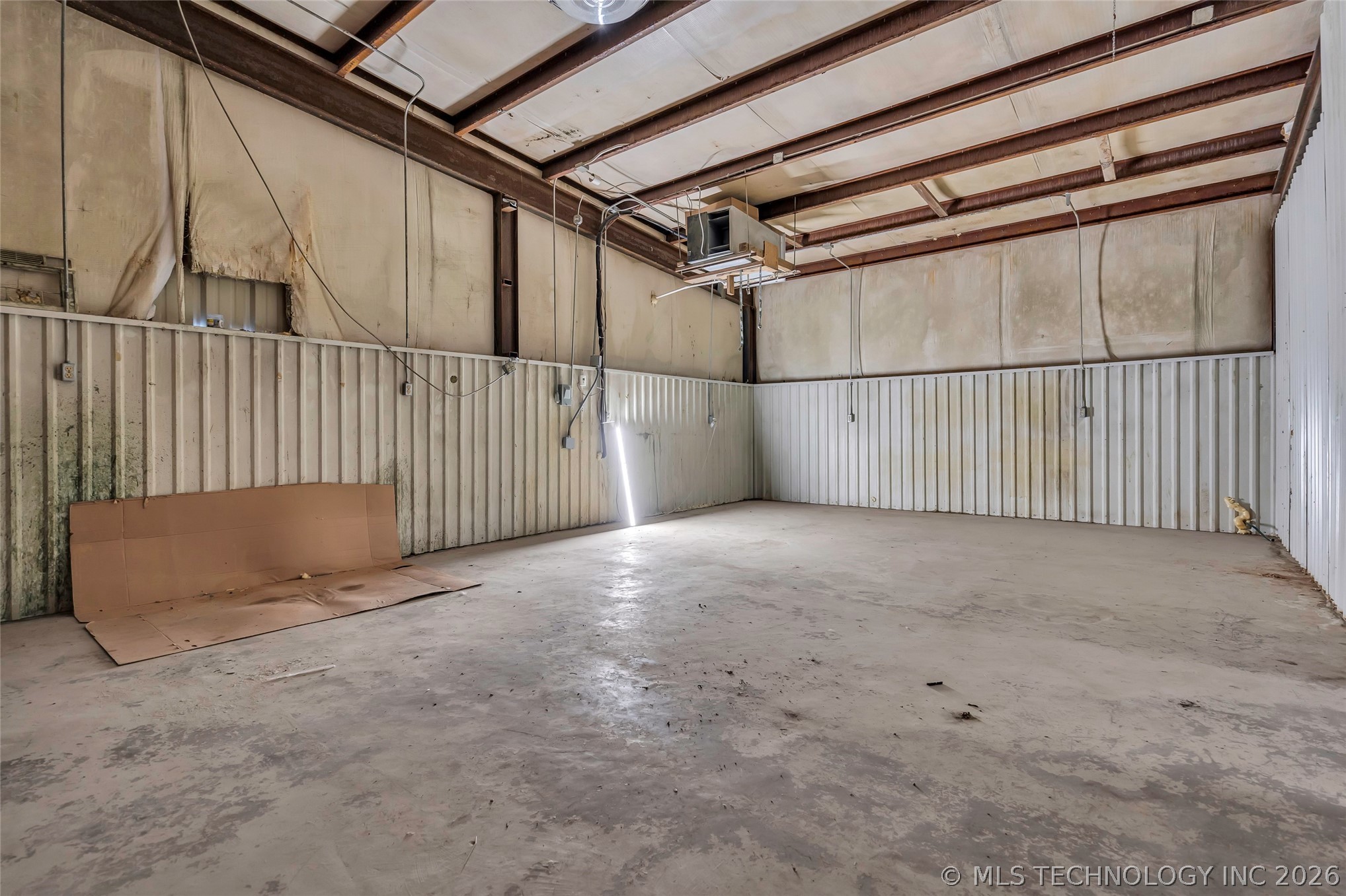 121 Davis Property Photo 24