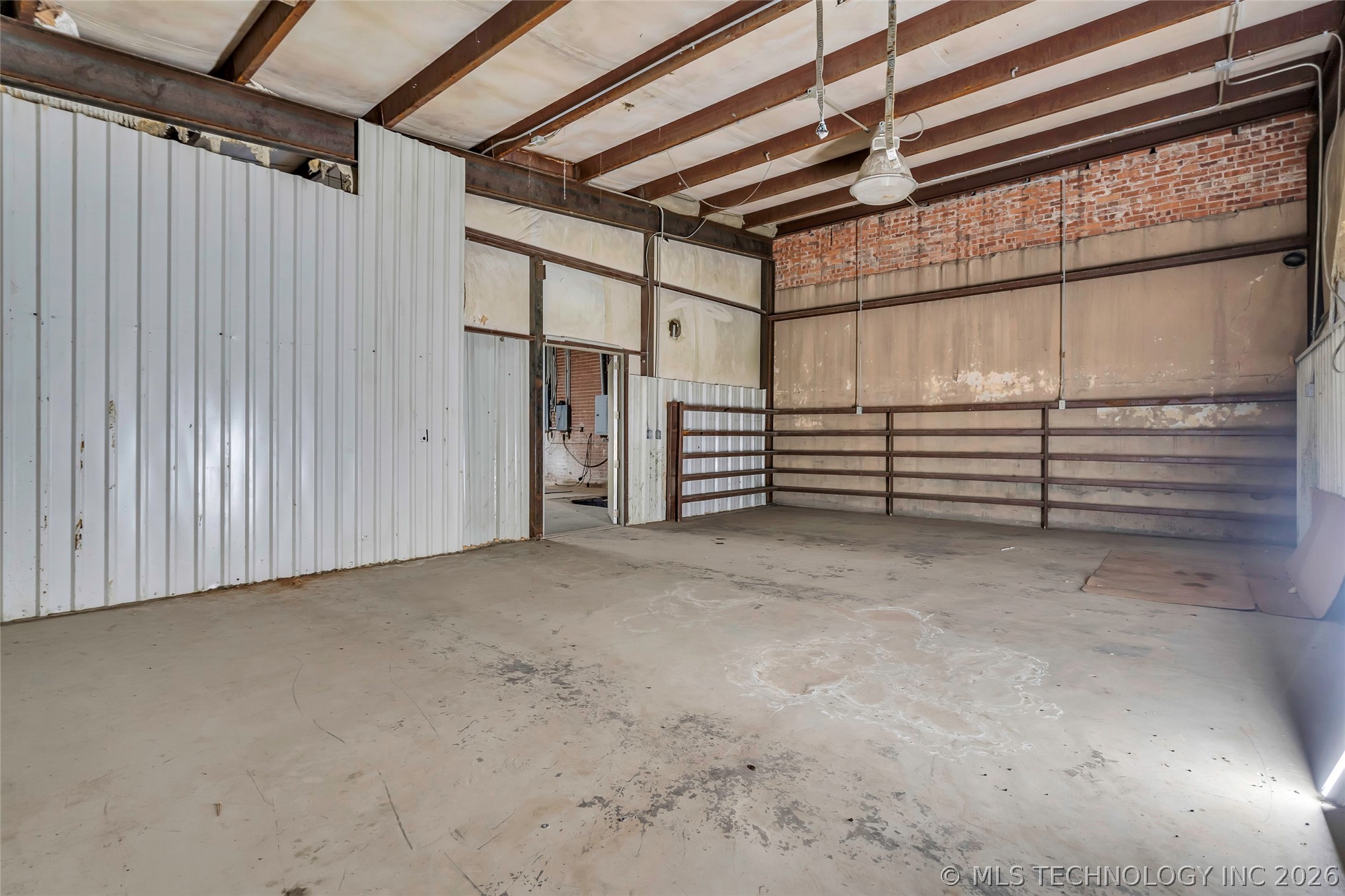 121 Davis Property Photo 25