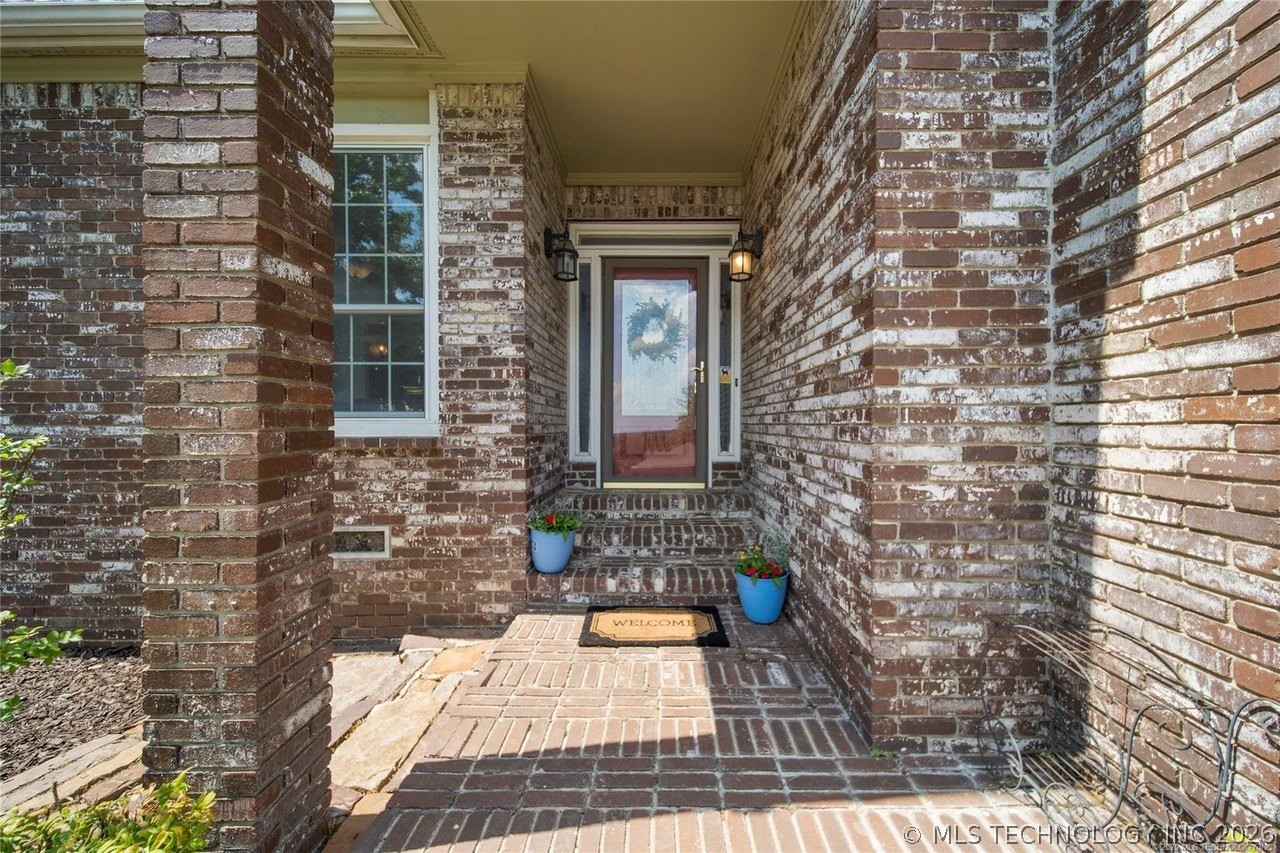 5541 E 77th Street Property Photo 9