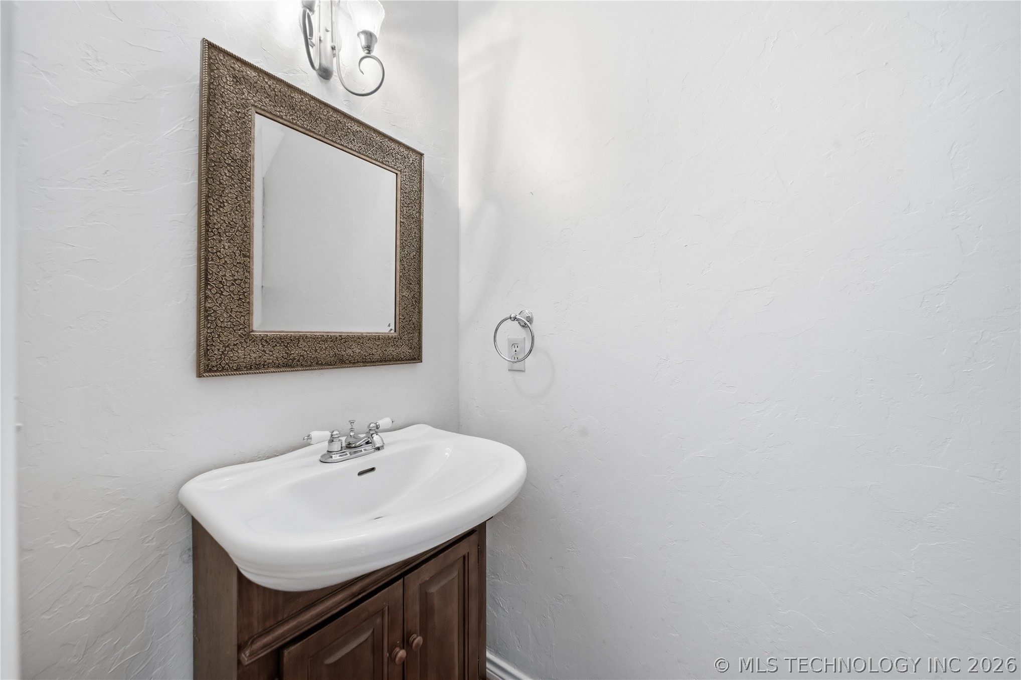 5541 E 77th Street Property Photo 41