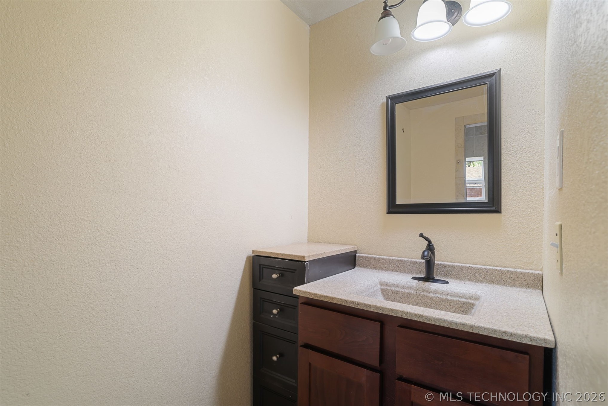 5350 Center Street Property Photo 7