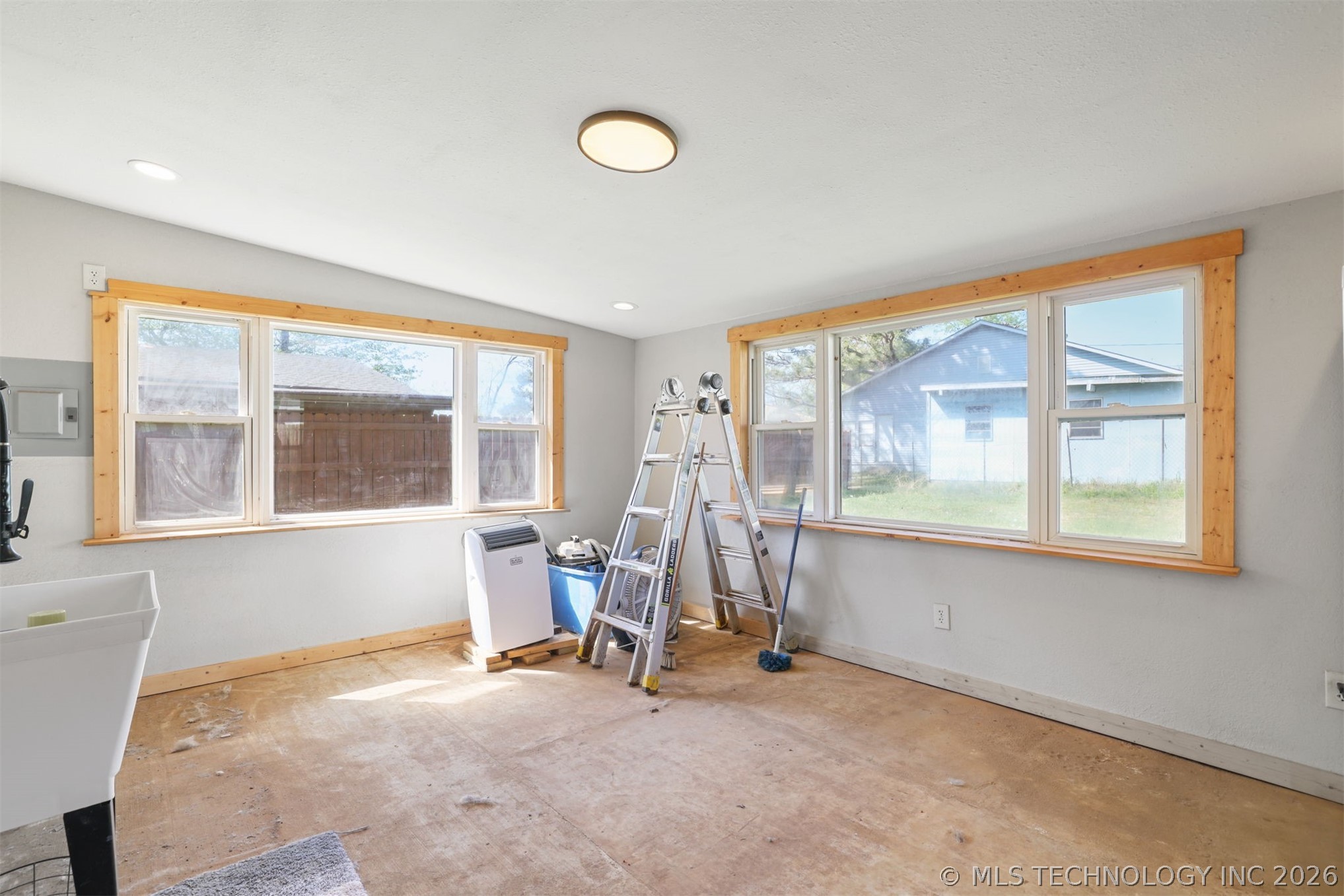 5350 Center Street Property Photo 12