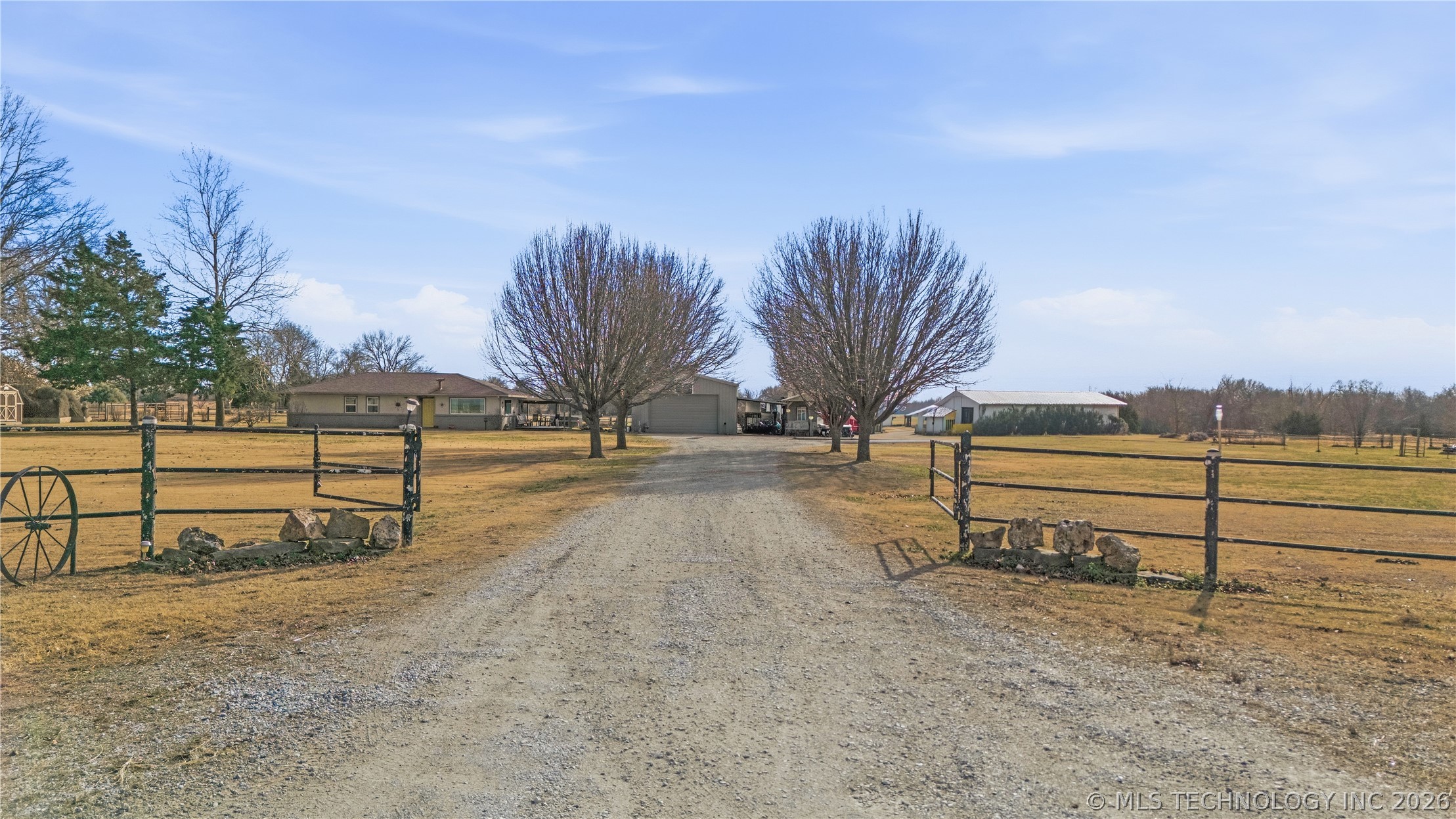 449309 Hwy 60 Property Photo 4