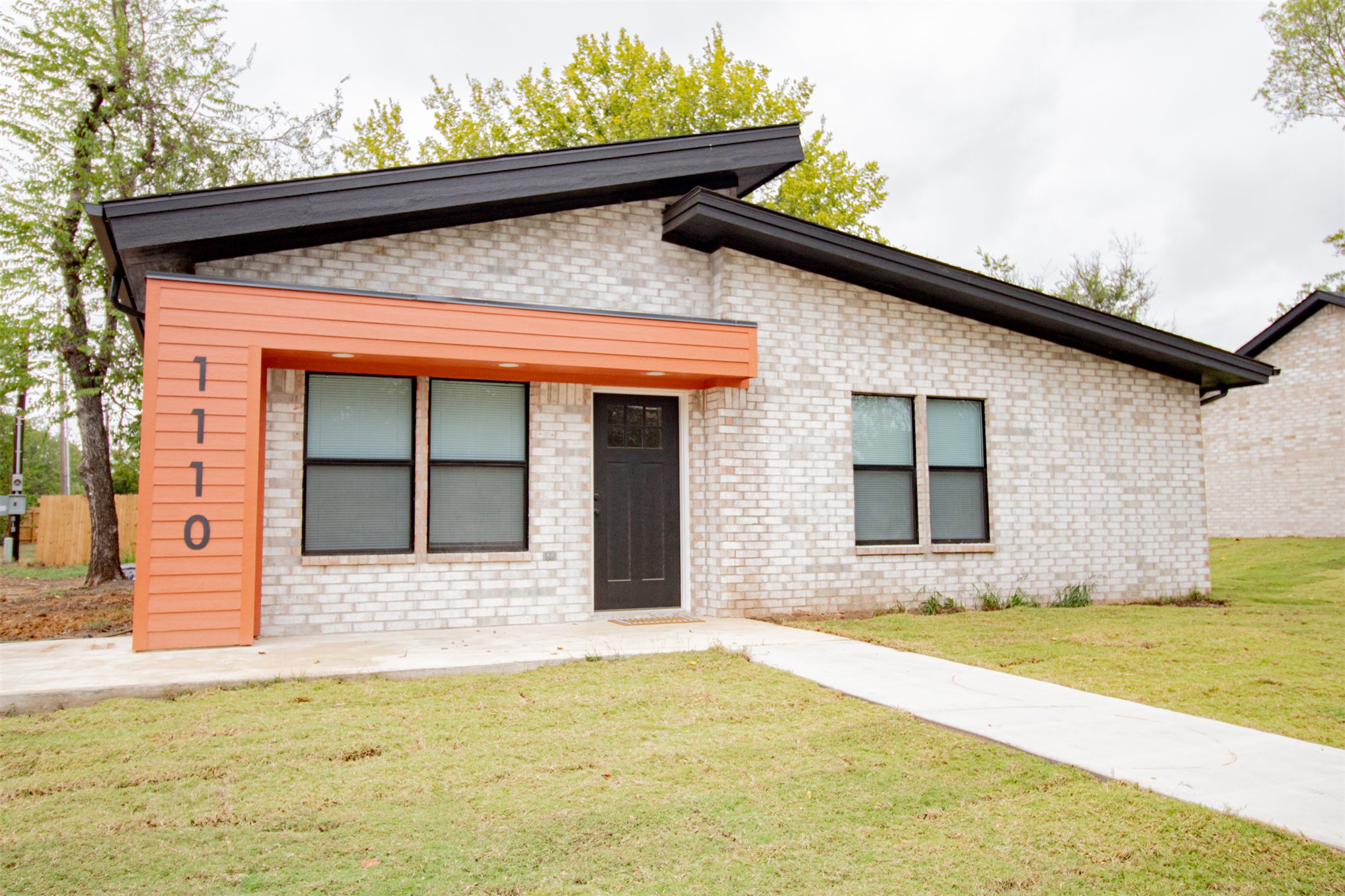 1110 W Mulberry Property Photo 1