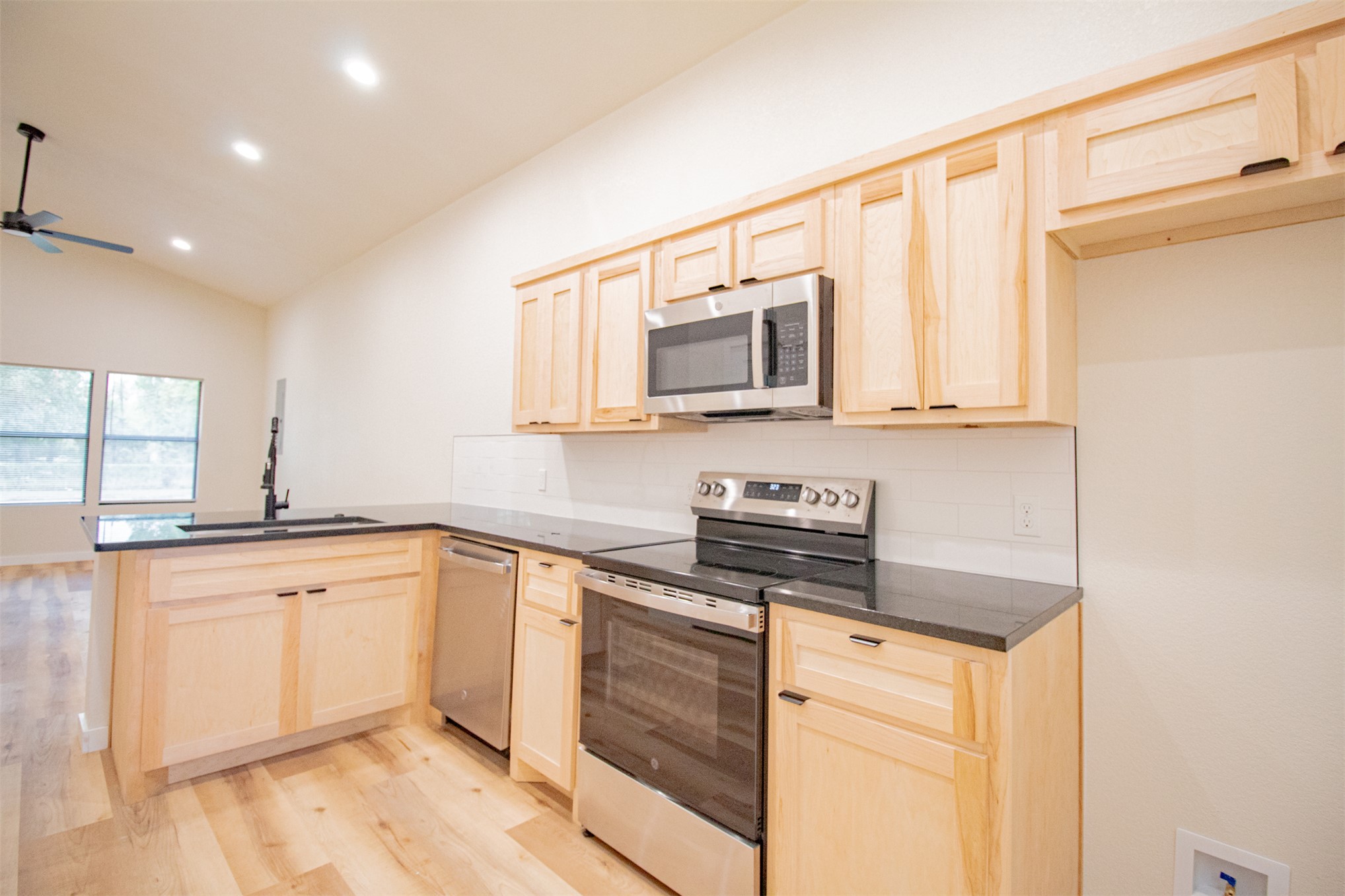 1110 W Mulberry Property Photo 11