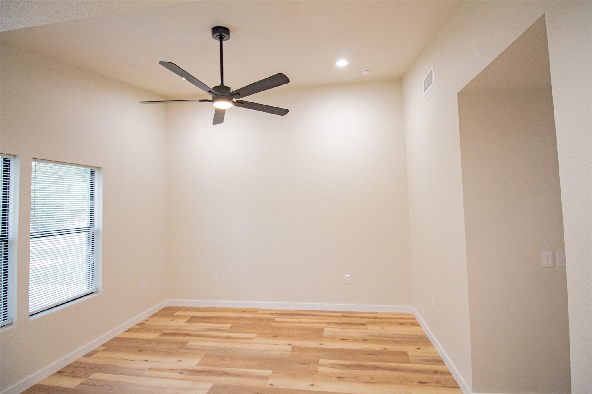 1110 W Mulberry Property Photo 28