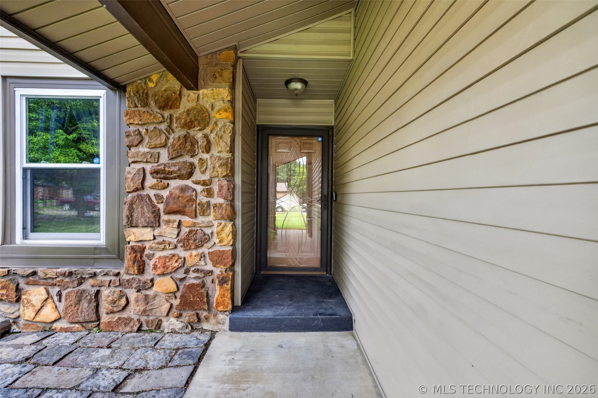 14057 S Poplar Place Property Photo 3