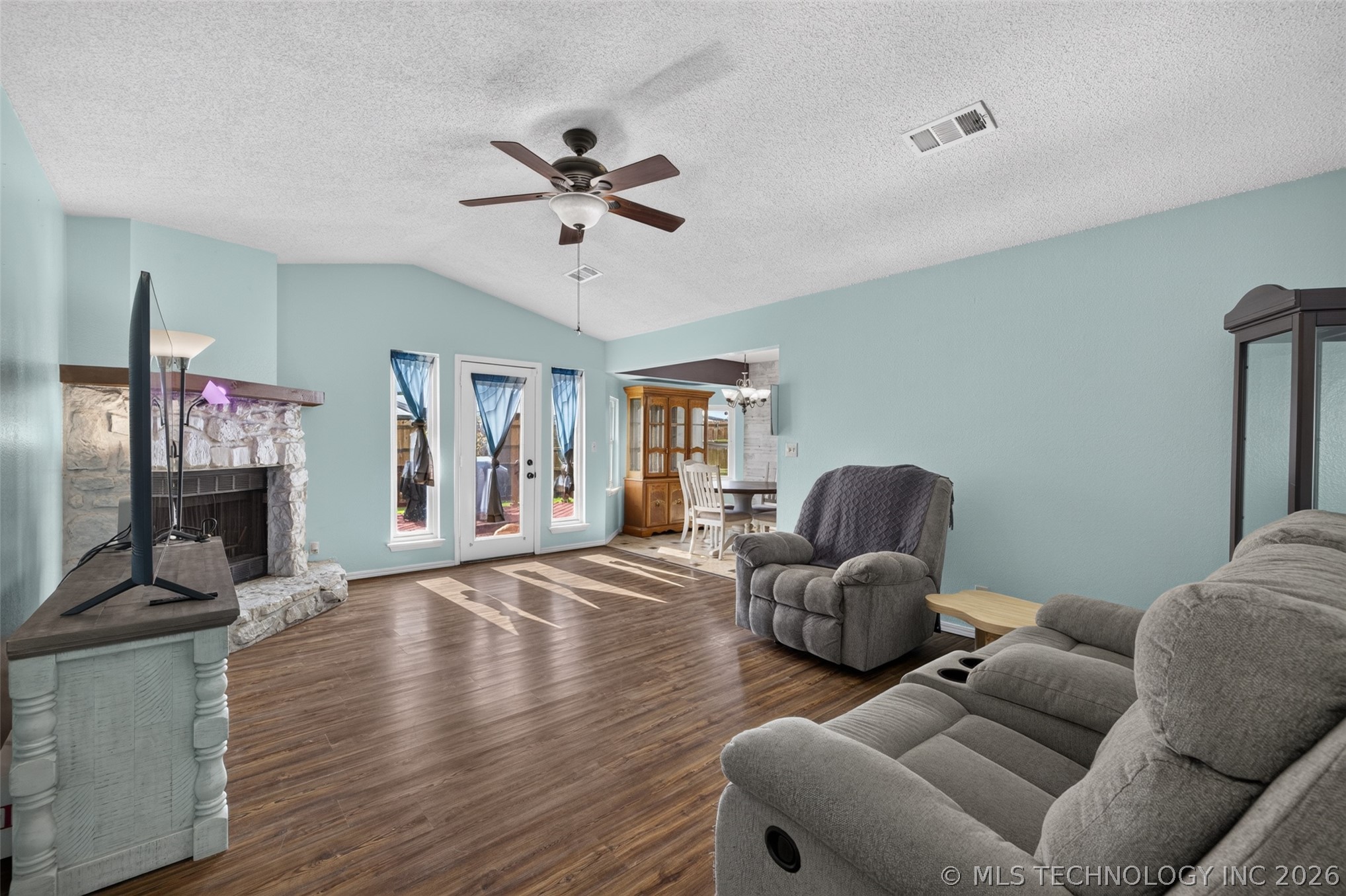 14057 S Poplar Place Property Photo 5