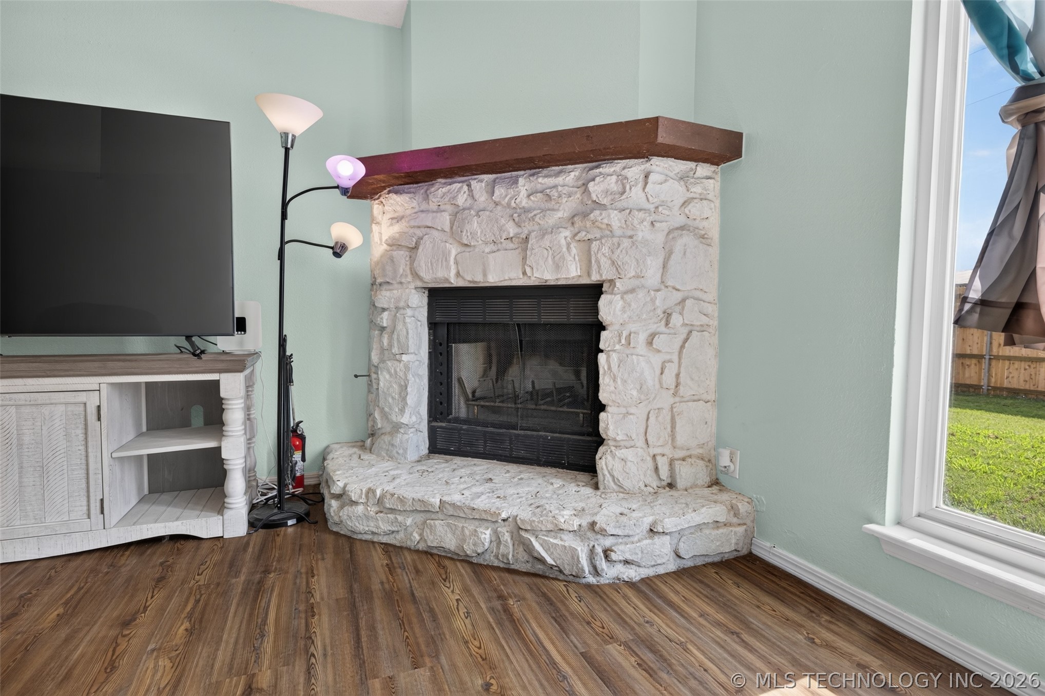 14057 S Poplar Place Property Photo 8