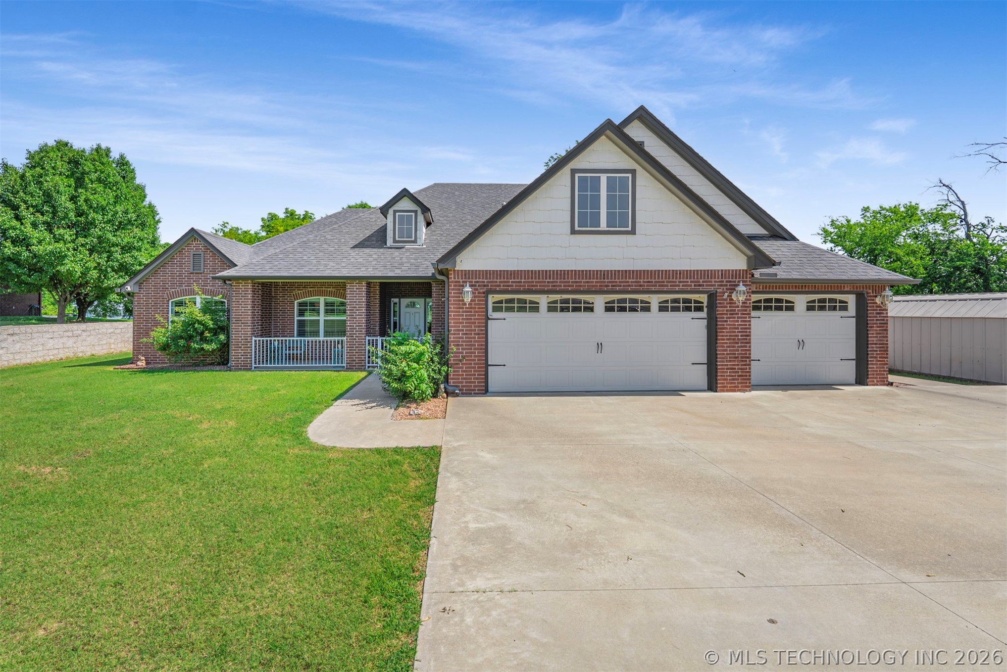 7 Foxwood Property Photo 1