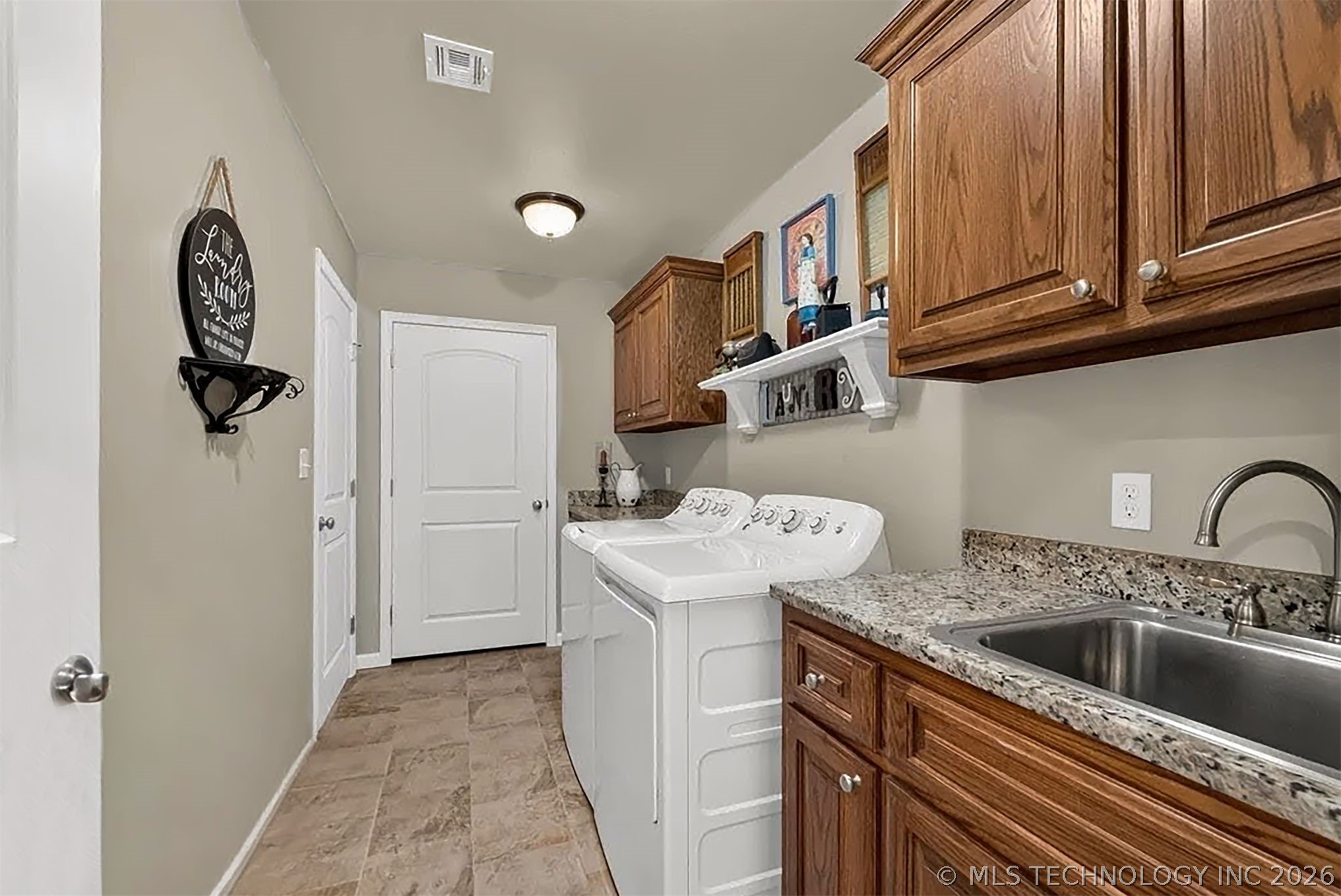 7 Foxwood Property Photo 26