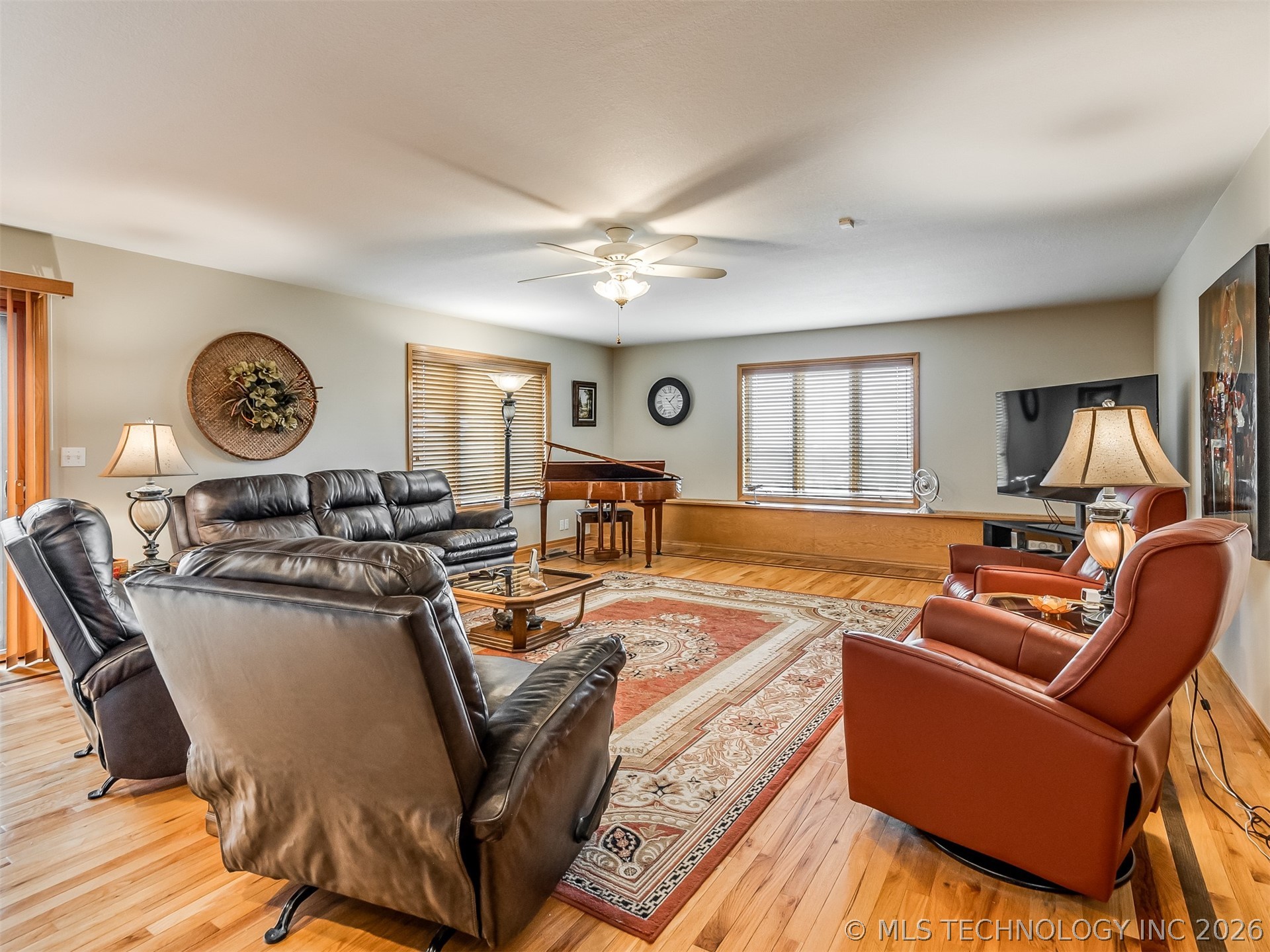 19190 Valley View Lane Property Photo 6