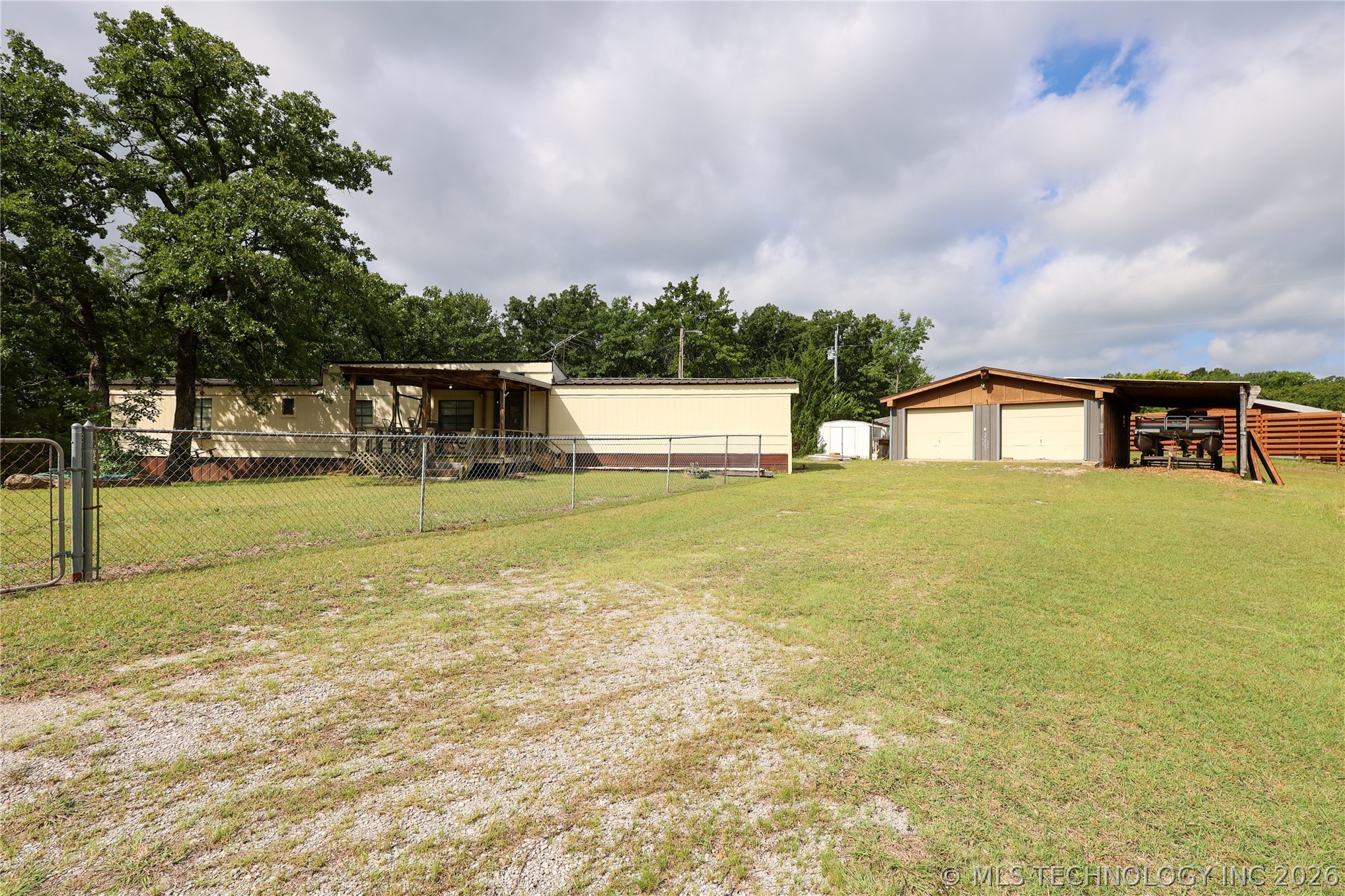 2766 Creek Property Photo 4